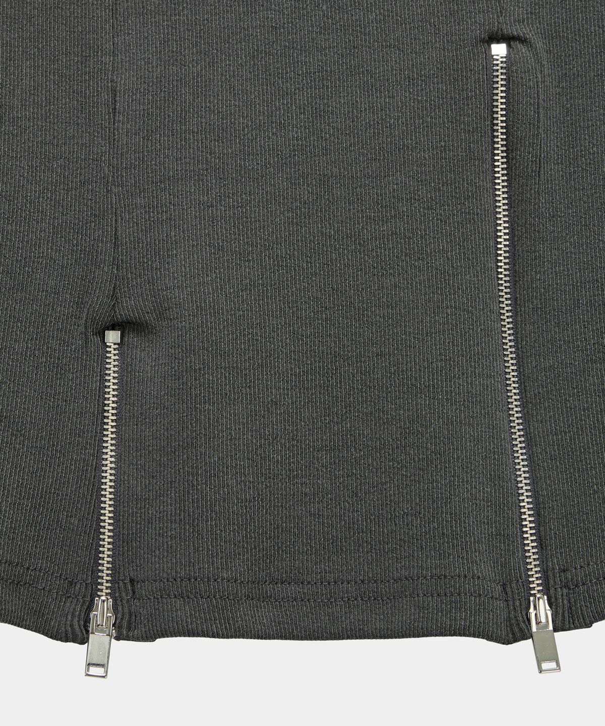 에트오소메(ETRE AU SOMMET) Unbal Panel Open Zipper Point Sleeve (Dark Gray)