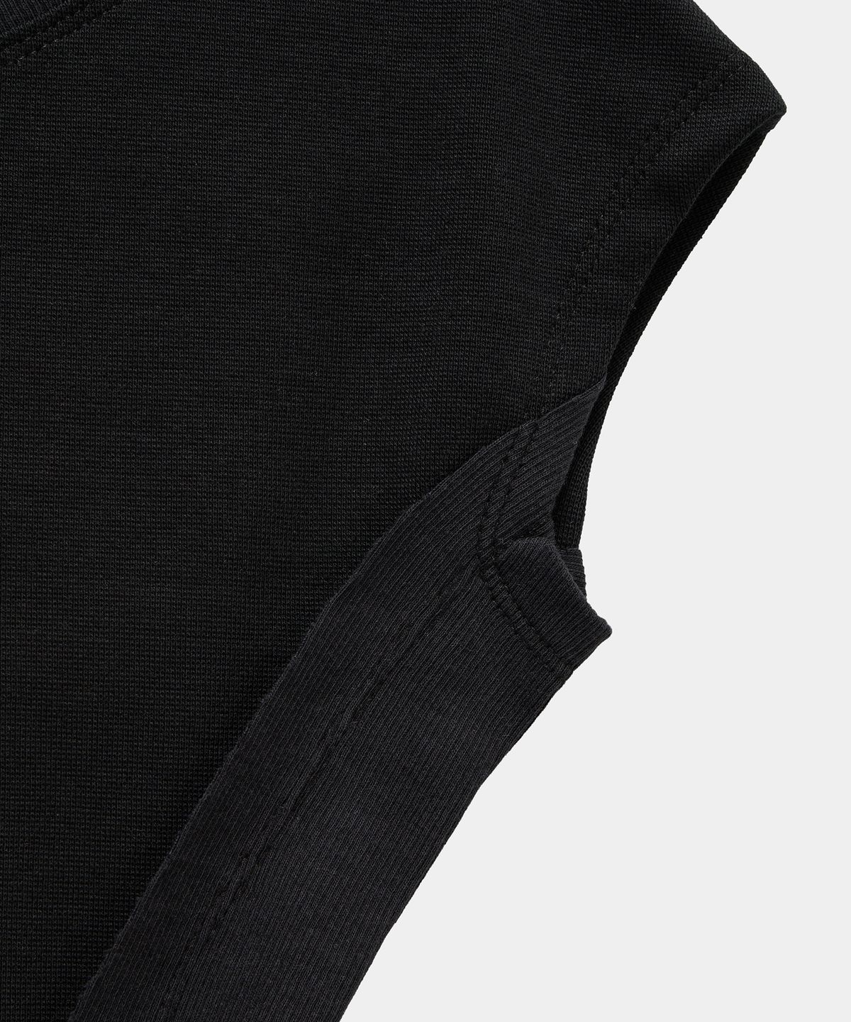에트오소메(ETRE AU SOMMET) Pigment Damage Panel Short Top (Black)