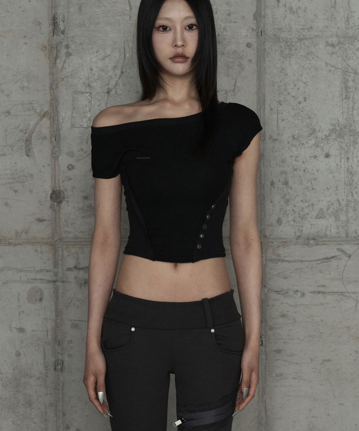 에트오소메(ETRE AU SOMMET) Pigment Damage Panel Short Top (Black)