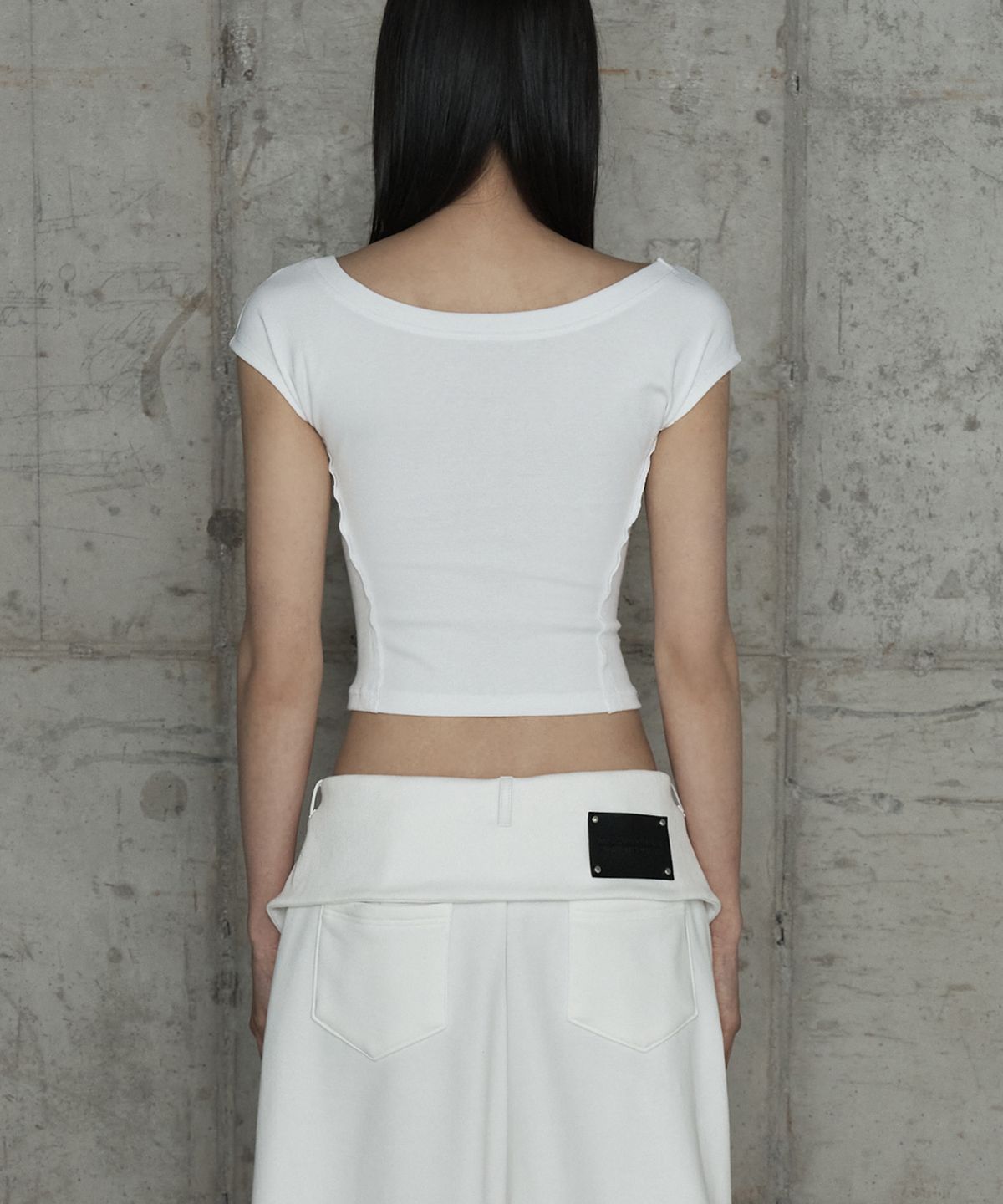 에트오소메(ETRE AU SOMMET) Pigment Damage Panel Short Top (Ivory)