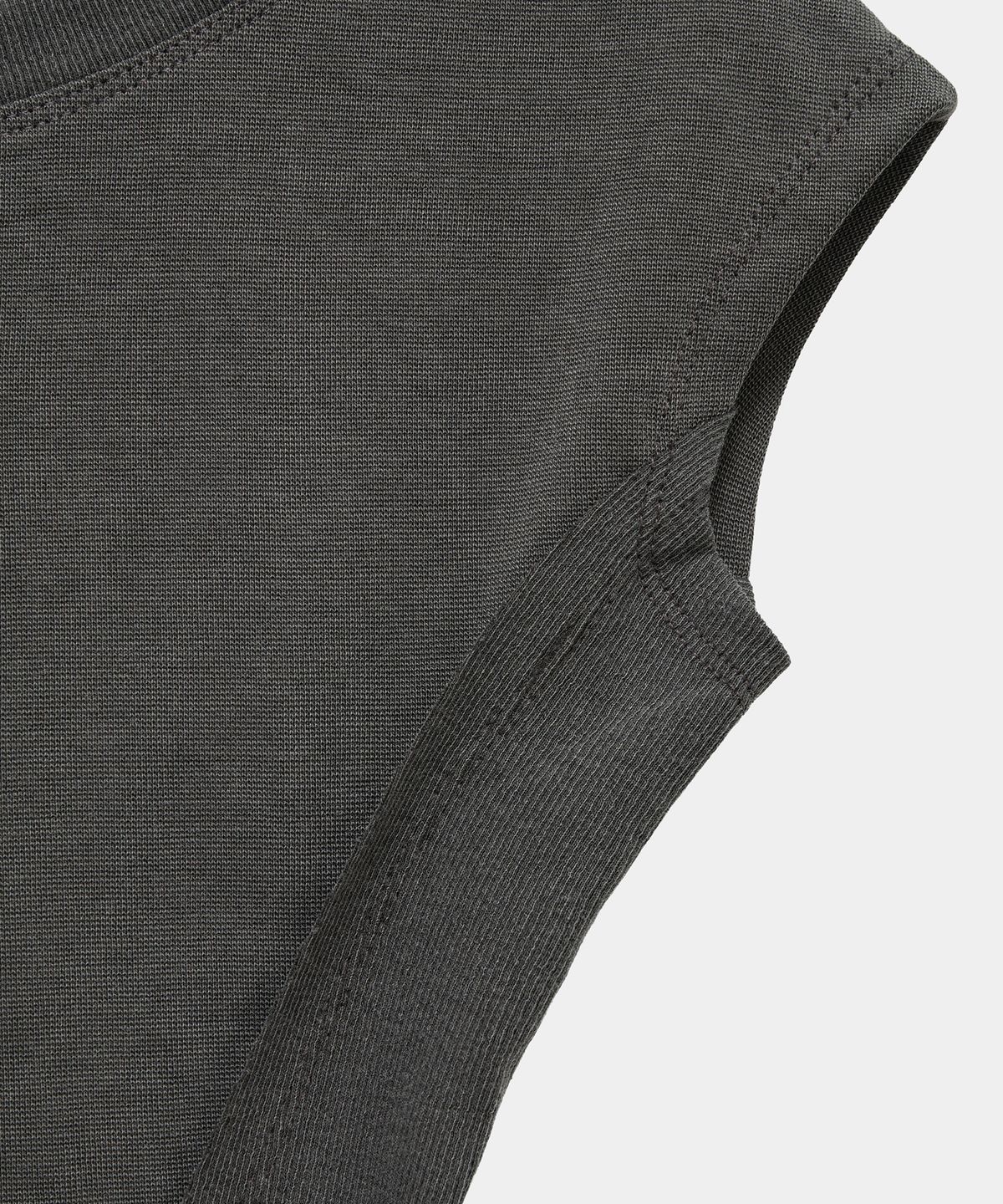 에트오소메(ETRE AU SOMMET) Pigment Damage Panel Short Top (Dark Gray)
