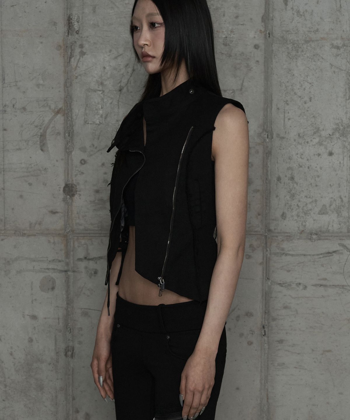 에트오소메(ETRE AU SOMMET) Diagonal Corset Vest (Black)