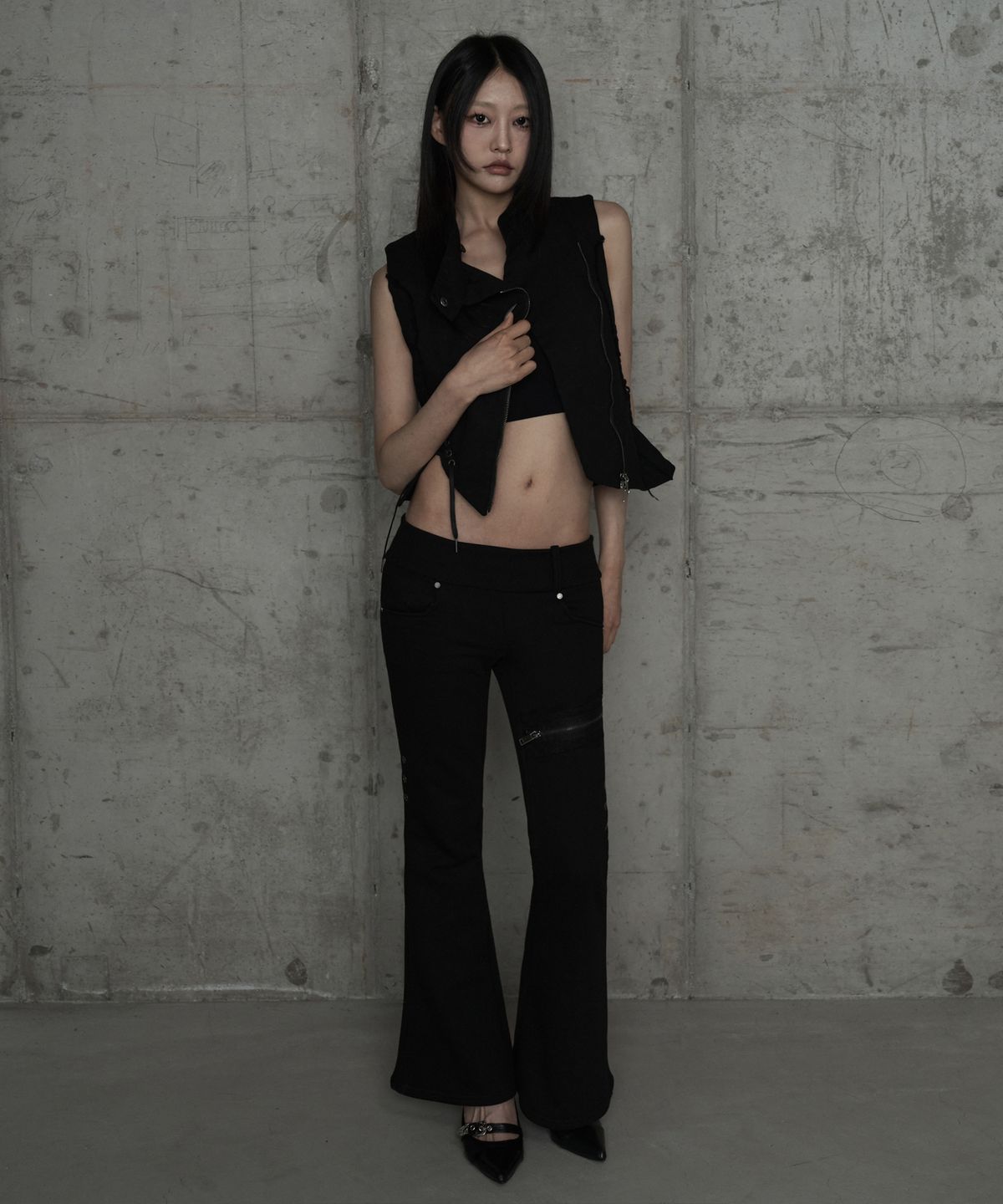 에트오소메(ETRE AU SOMMET) Diagonal Corset Vest (Black)