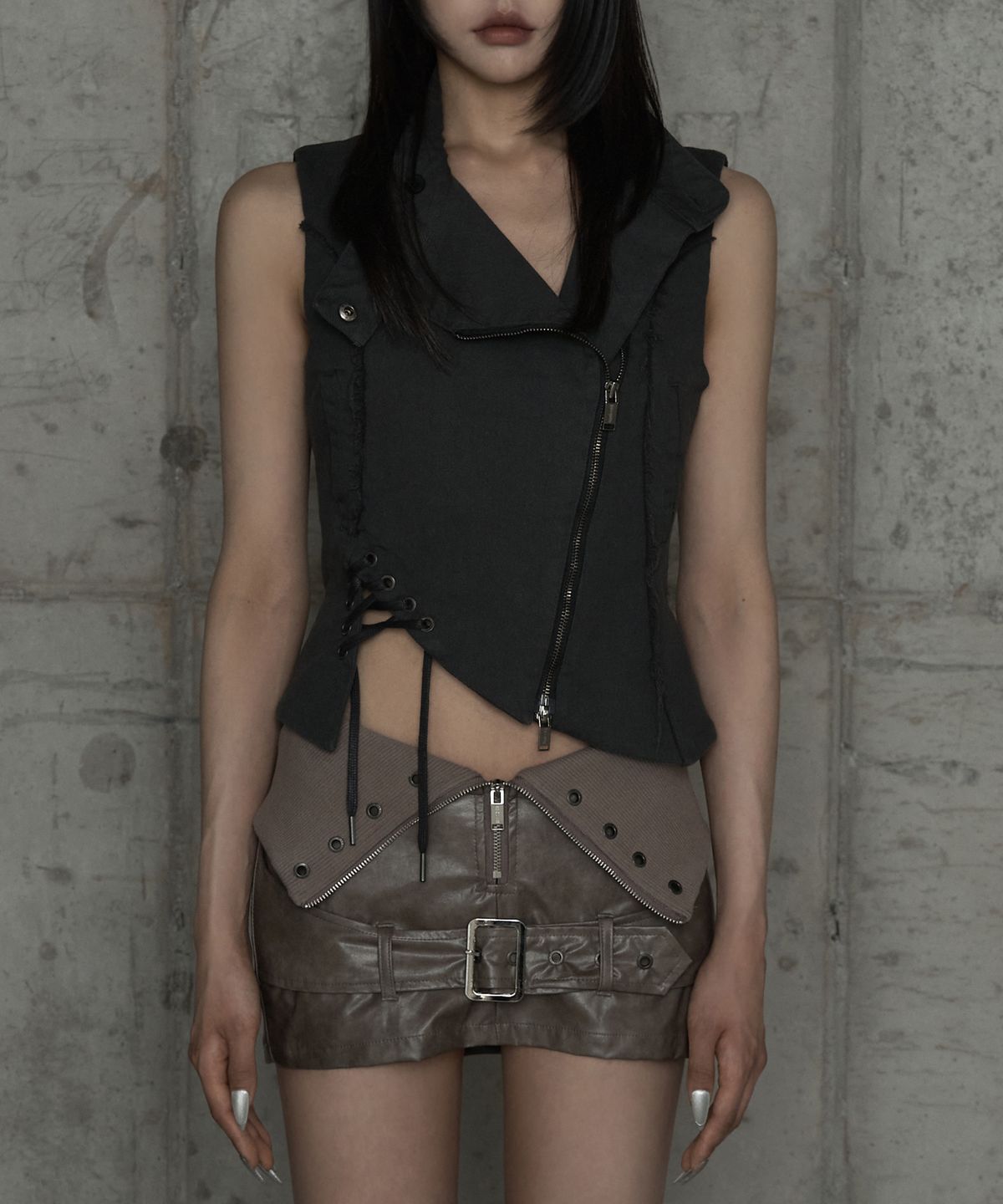 에트오소메(ETRE AU SOMMET) Diagonal Corset Vest (Dark Gray)