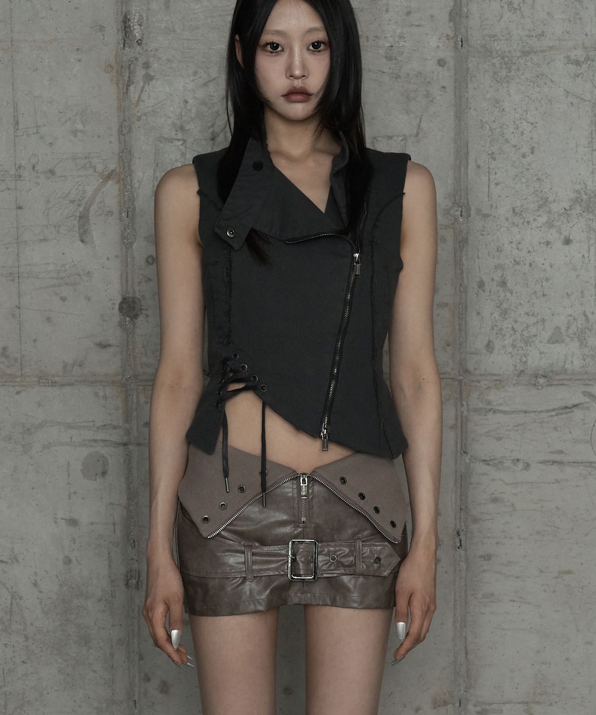 에트오소메(ETRE AU SOMMET) Diagonal Corset Vest (Dark Gray)