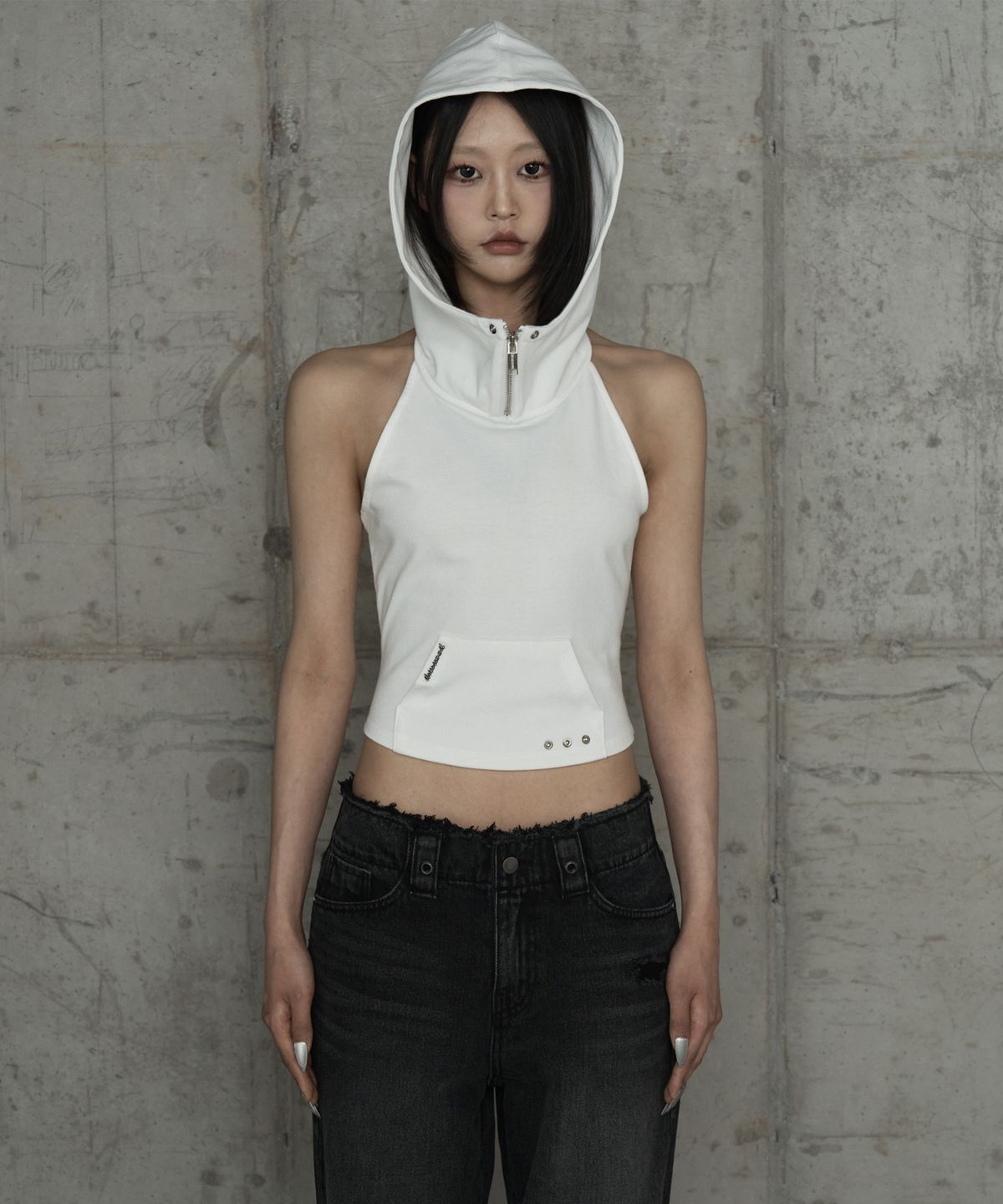 에트오소메(ETRE AU SOMMET) Zipper Halter Turtleneck Point Pocket Hoodie (White)
