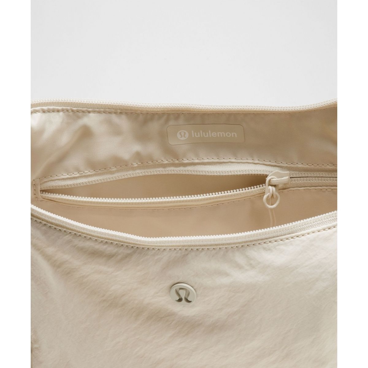 룰루레몬(LULULEMON) 슬라우치 슬링백 6L  LTIV