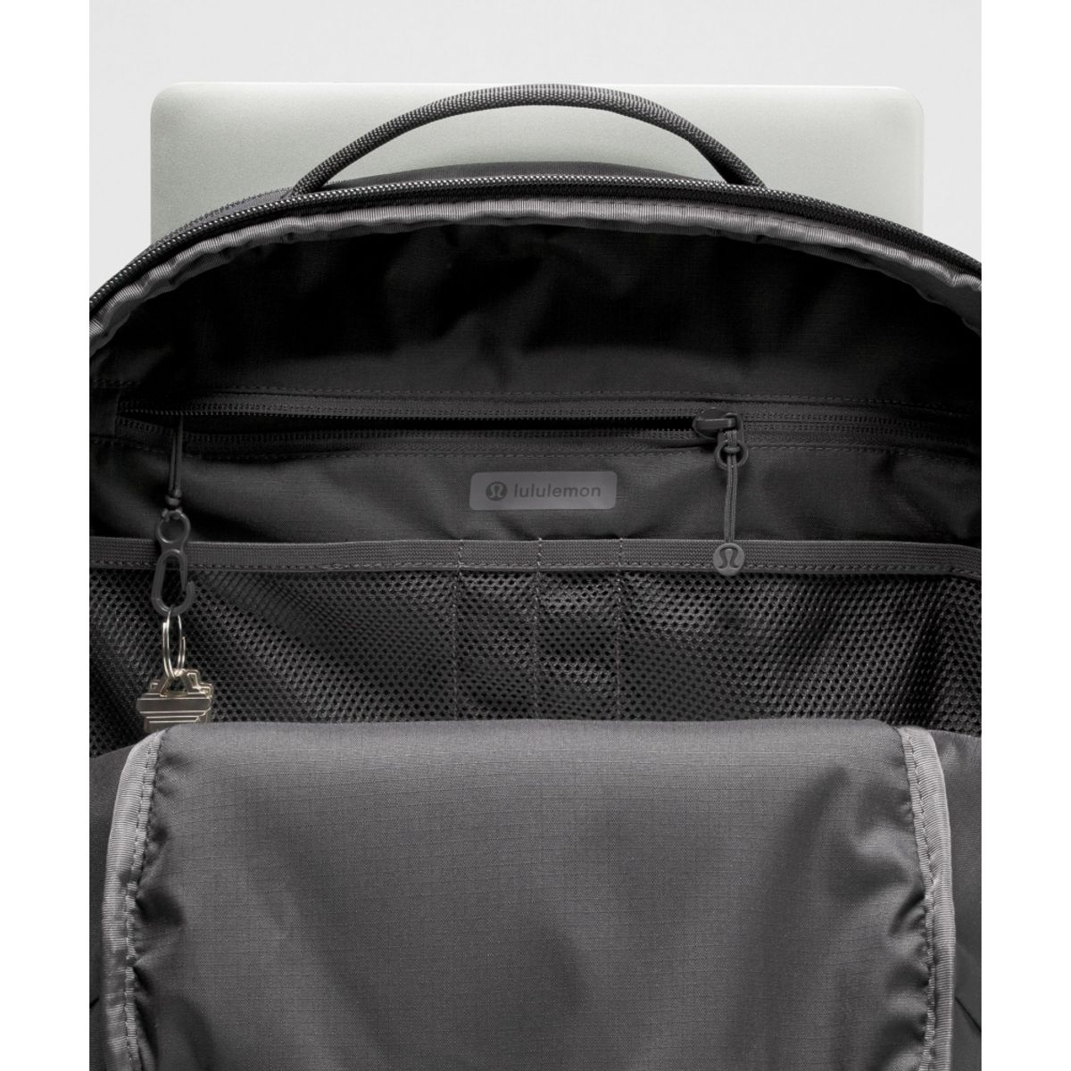 룰루레몬(LULULEMON) 스쿠바 백팩 32L *파라코드  BLK GGRE