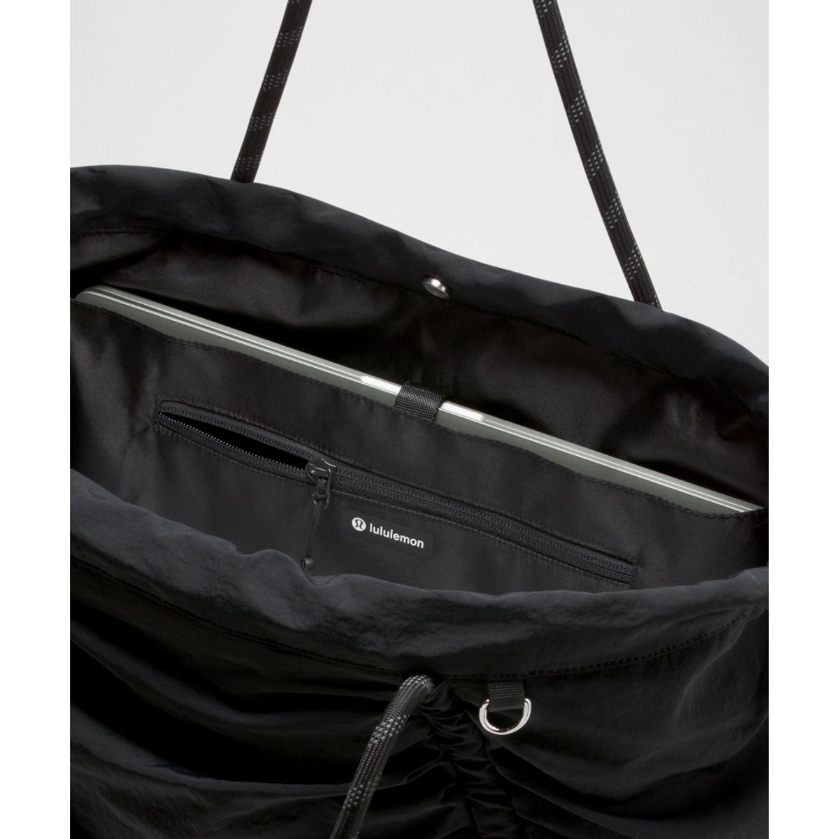 룰루레몬(LULULEMON) 루시드 토트백 24L  BLK SLVR