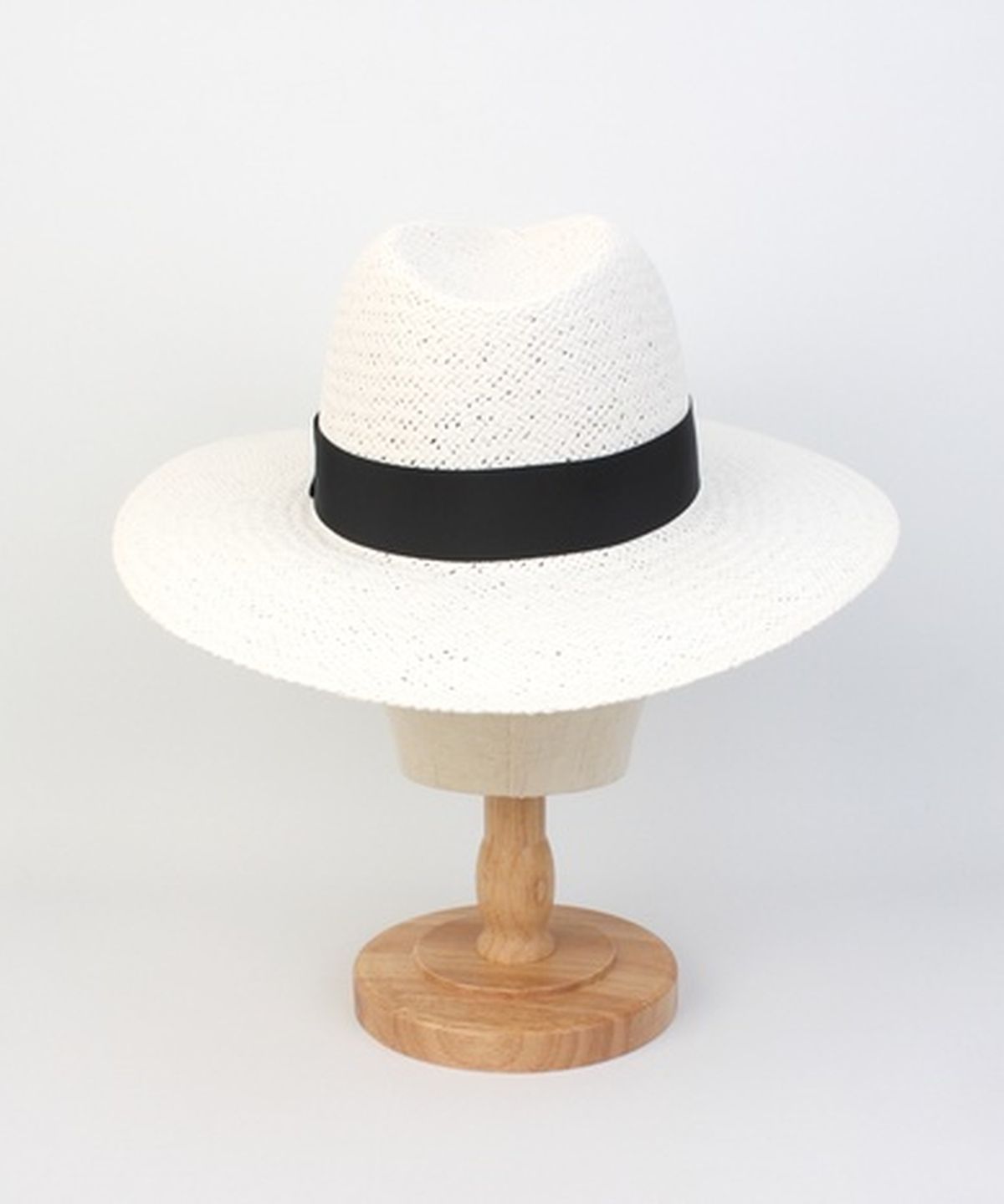 유니버셜 케미스트리(UNIVERSAL CHEMISTRY) Swing BK Line White Fedora 여름페도라