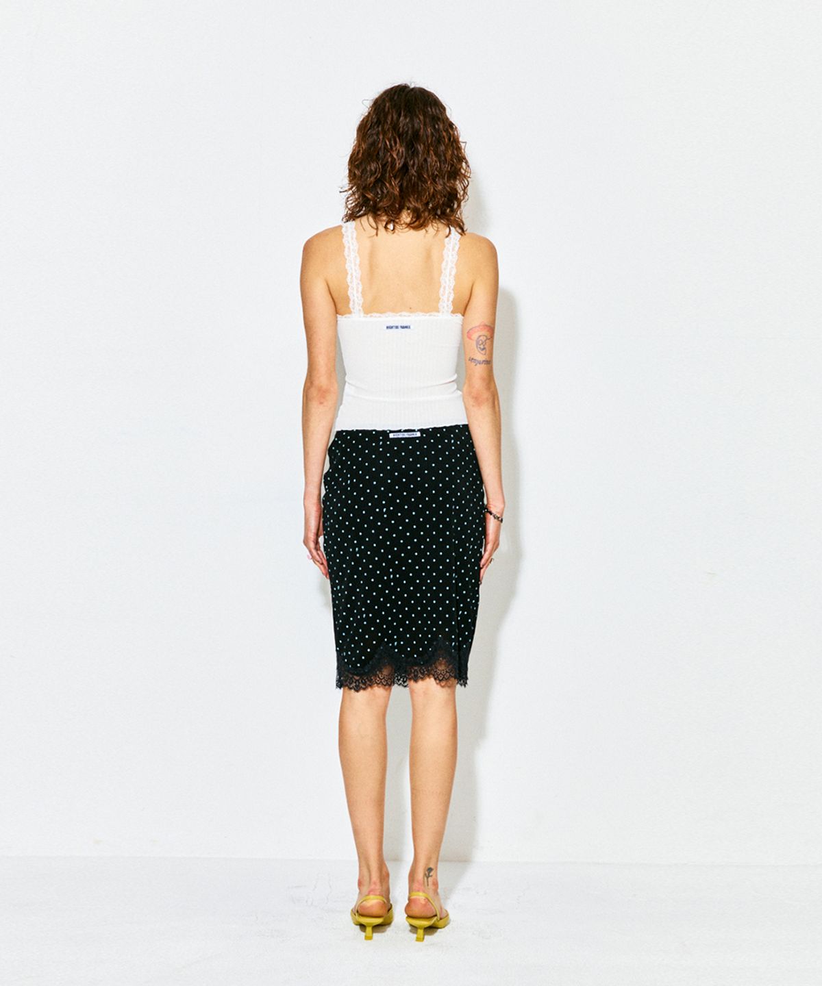 하이타이드 프랭키(HIGHTIDEFRANKIE) Lace Ribbon Midi Skirt Black