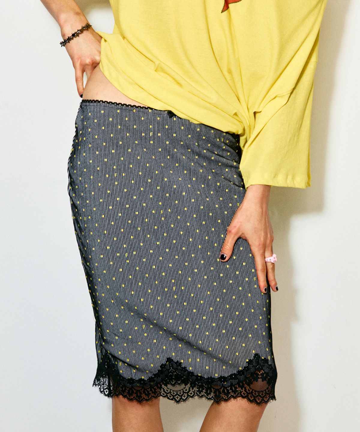 하이타이드 프랭키(HIGHTIDEFRANKIE) Lace Ribbon Midi Skirt Gray