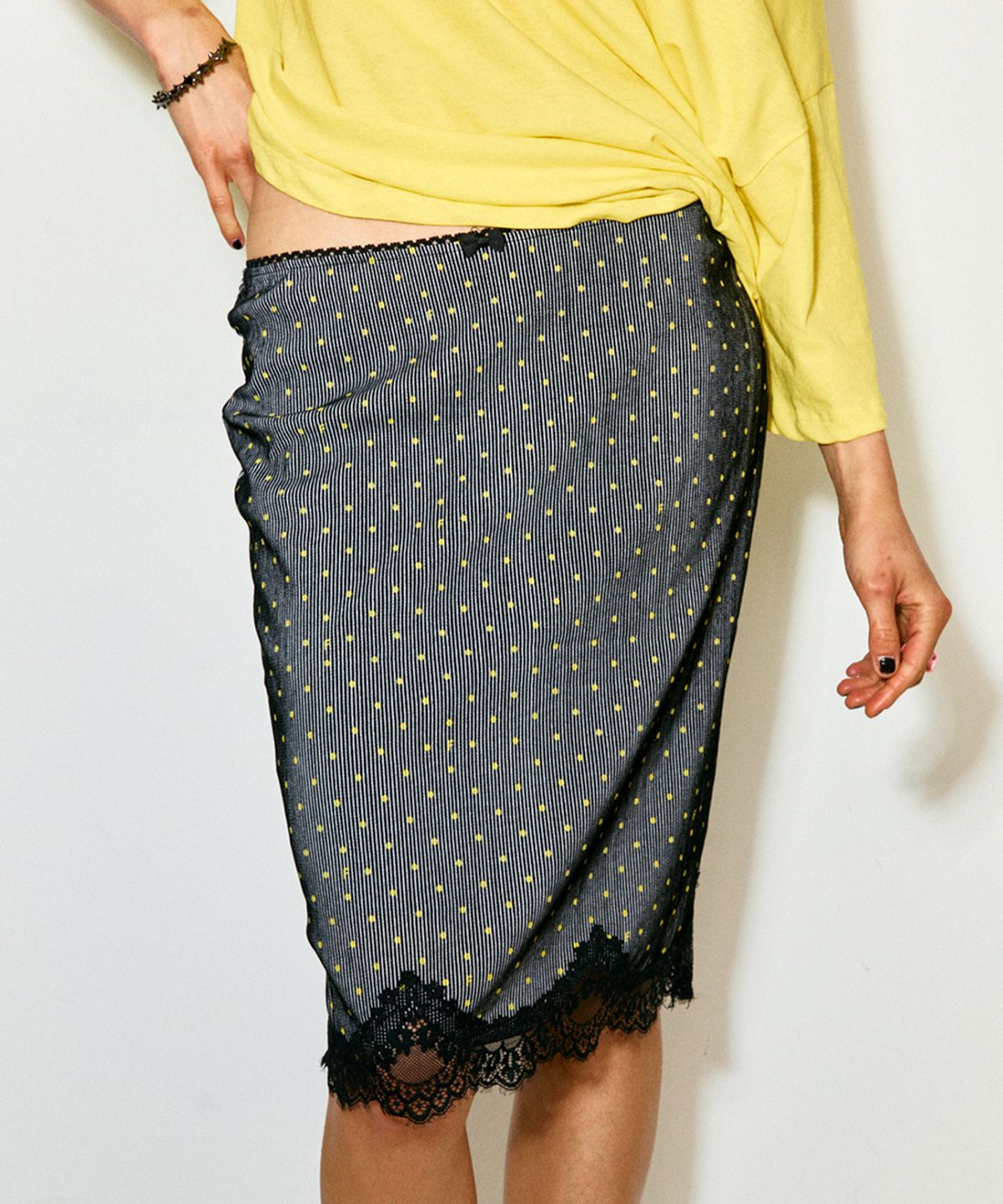 하이타이드 프랭키(HIGHTIDEFRANKIE) Lace Ribbon Midi Skirt Gray