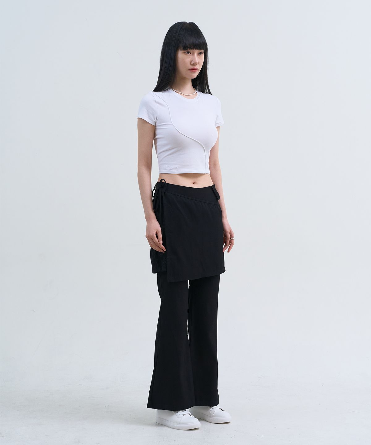 유스트레(LLUSTRE) 파이핑 슬림핏 반팔티셔츠 (화이트)