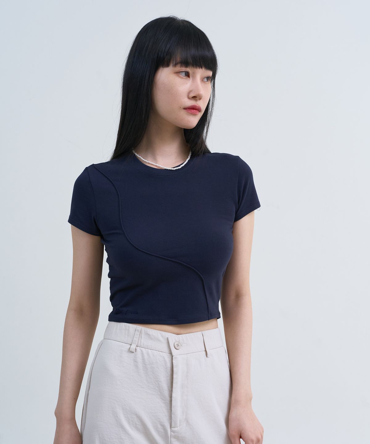 유스트레(LLUSTRE) 파이핑 슬림핏 반팔티셔츠 (네이비)