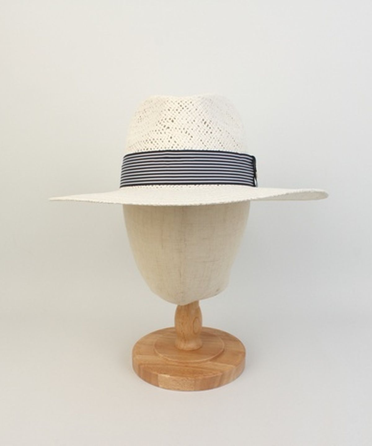 유니버셜 케미스트리(UNIVERSAL CHEMISTRY) Swing Stripe Line White Fedora 여름페도라
