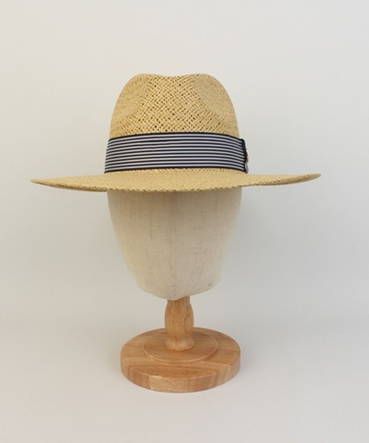 유니버셜 케미스트리(UNIVERSAL CHEMISTRY) Swing Stripe Line Beige Fedora 여름페도라