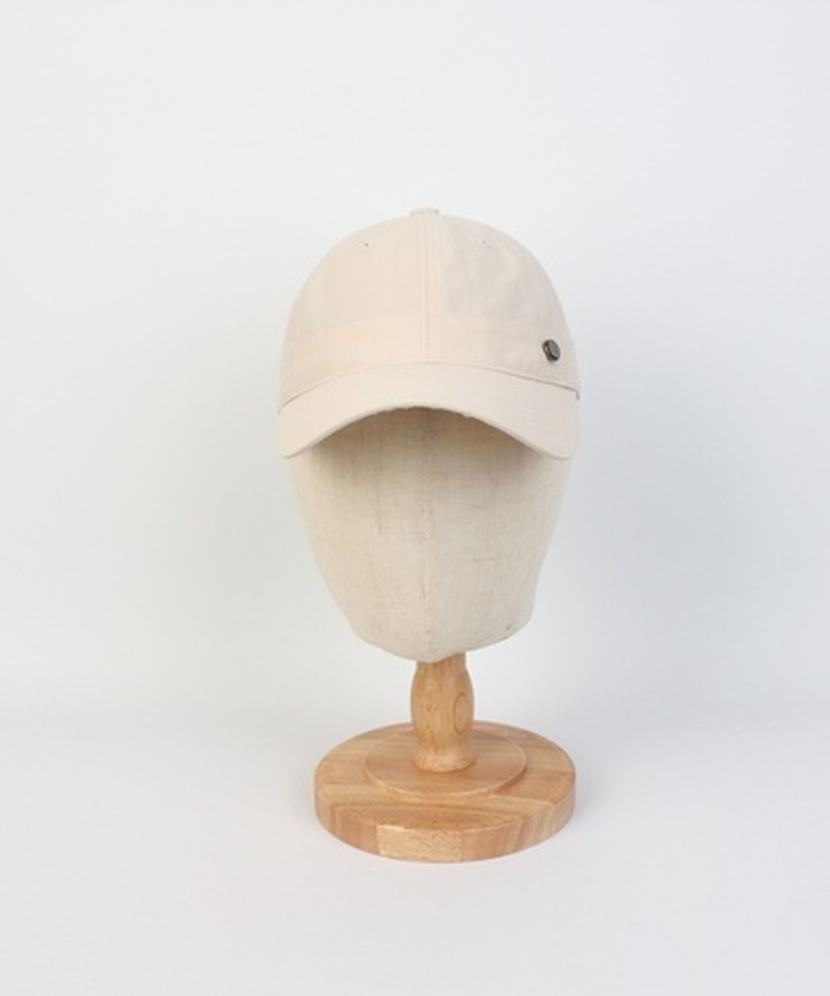 유니버셜 케미스트리(UNIVERSAL CHEMISTRY) Cool Running Ivory Ballcap 런닝볼캡