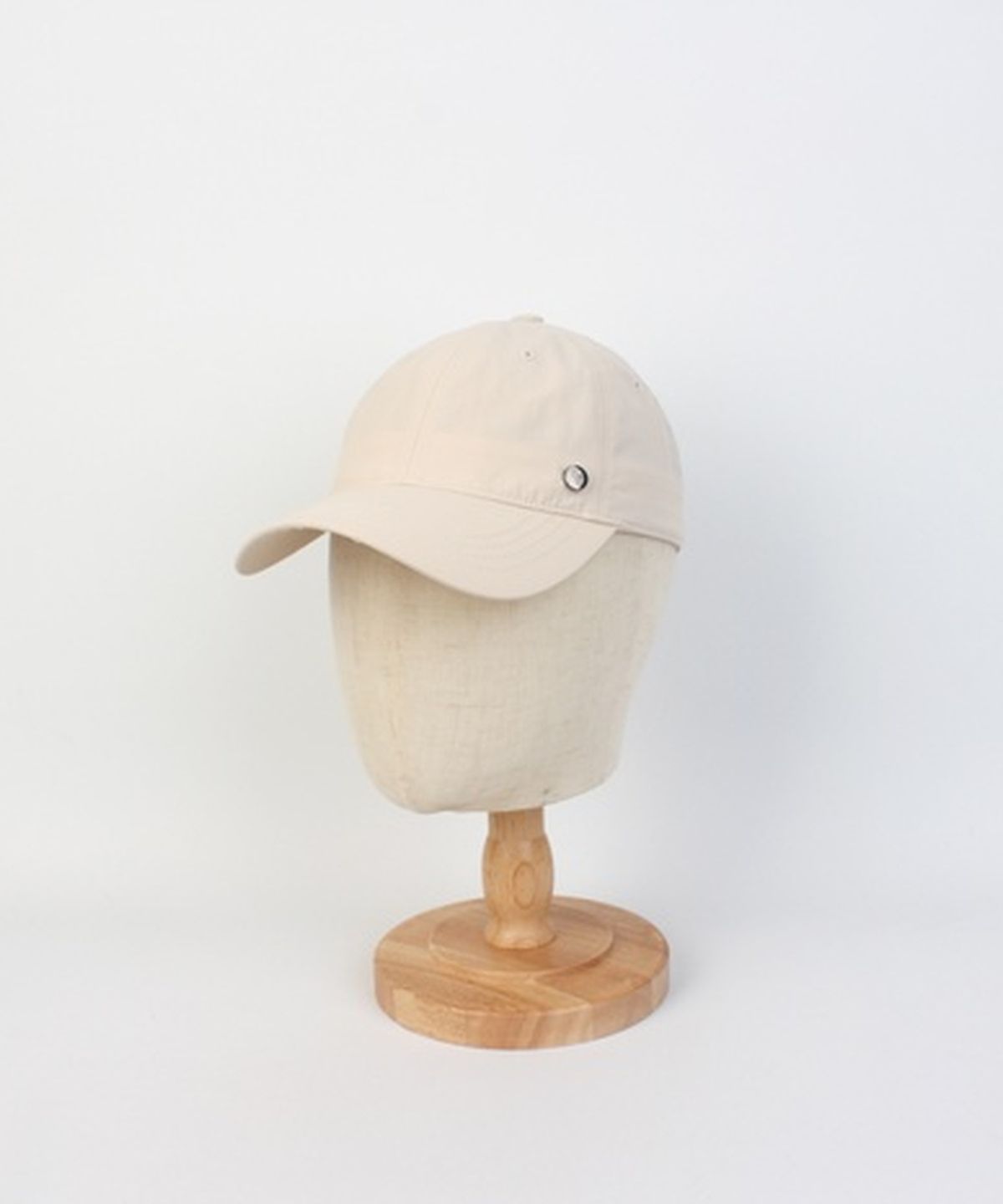유니버셜 케미스트리(UNIVERSAL CHEMISTRY) Cool Running Ivory Ballcap 런닝볼캡