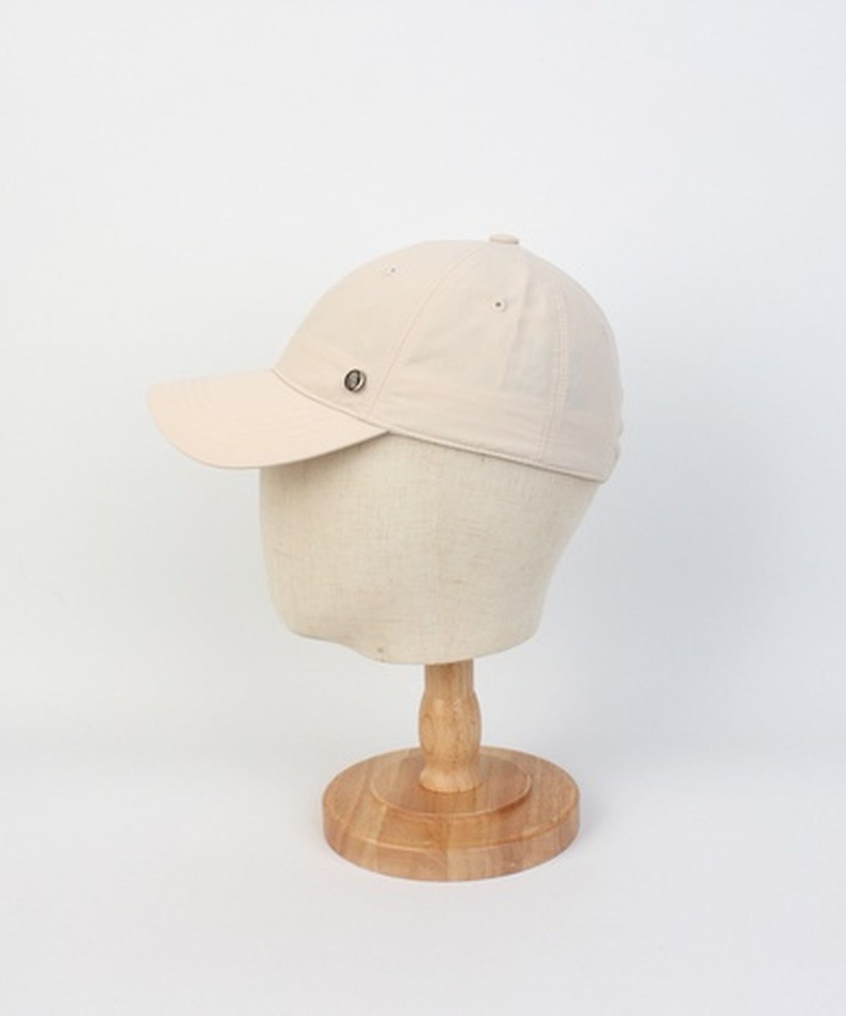 유니버셜 케미스트리(UNIVERSAL CHEMISTRY) Cool Running Ivory Ballcap 런닝볼캡