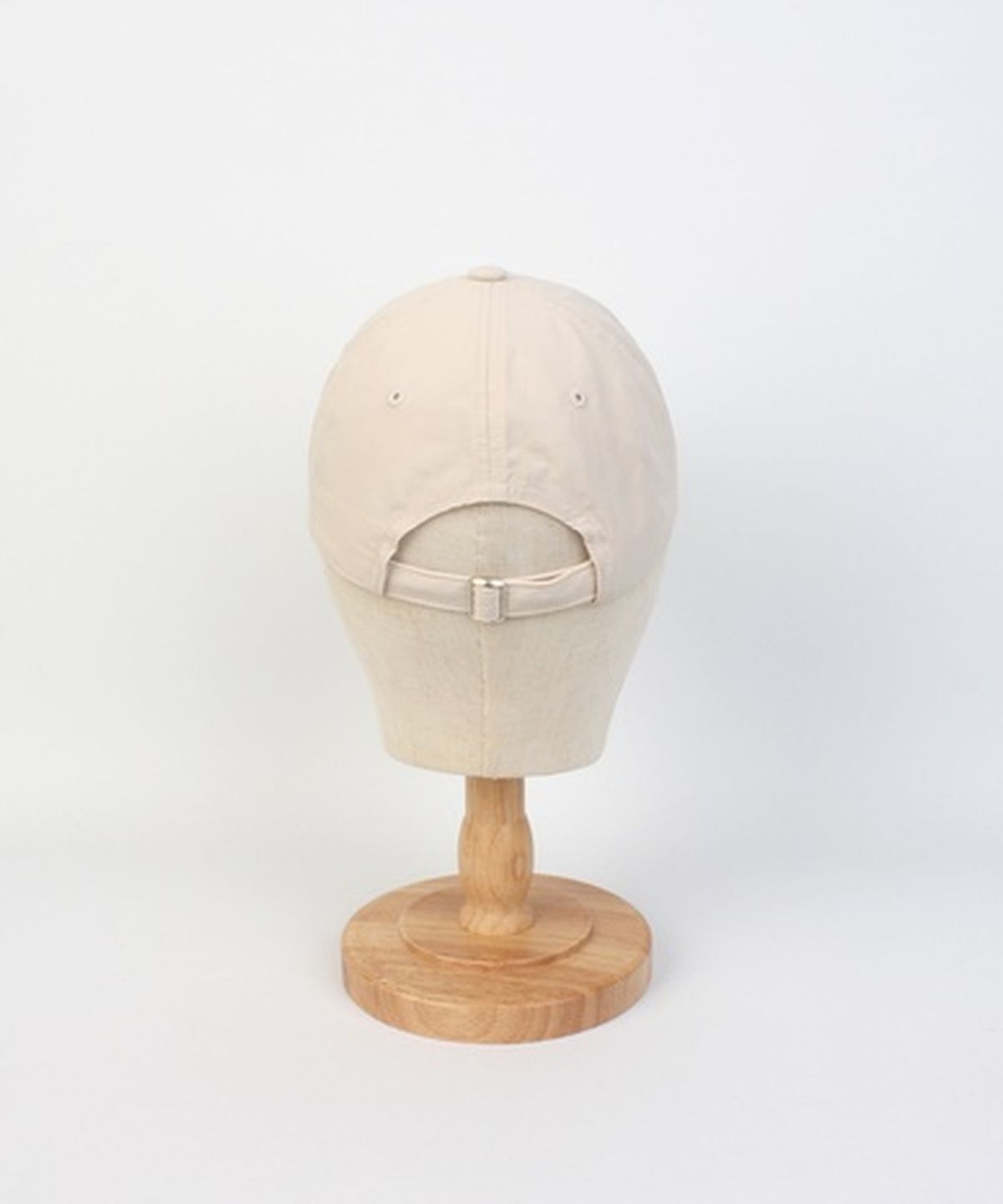 유니버셜 케미스트리(UNIVERSAL CHEMISTRY) Cool Running Ivory Ballcap 런닝볼캡