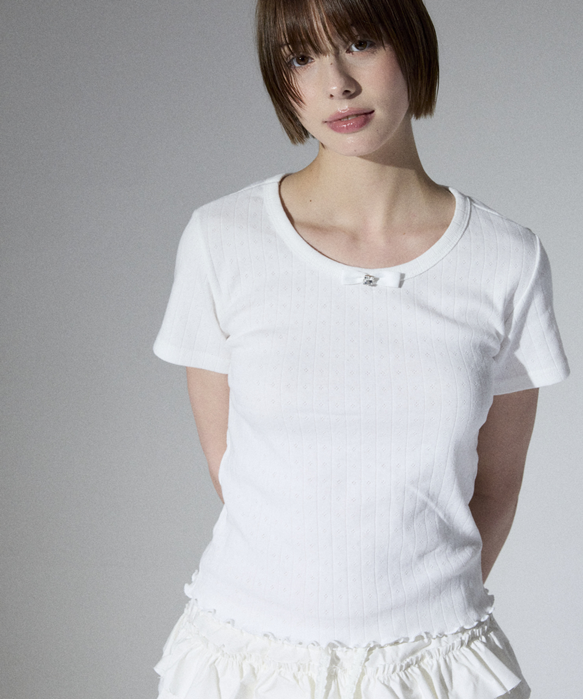 알리에나(ALIENAR) Cubic ribbon short-sleeved (WH)