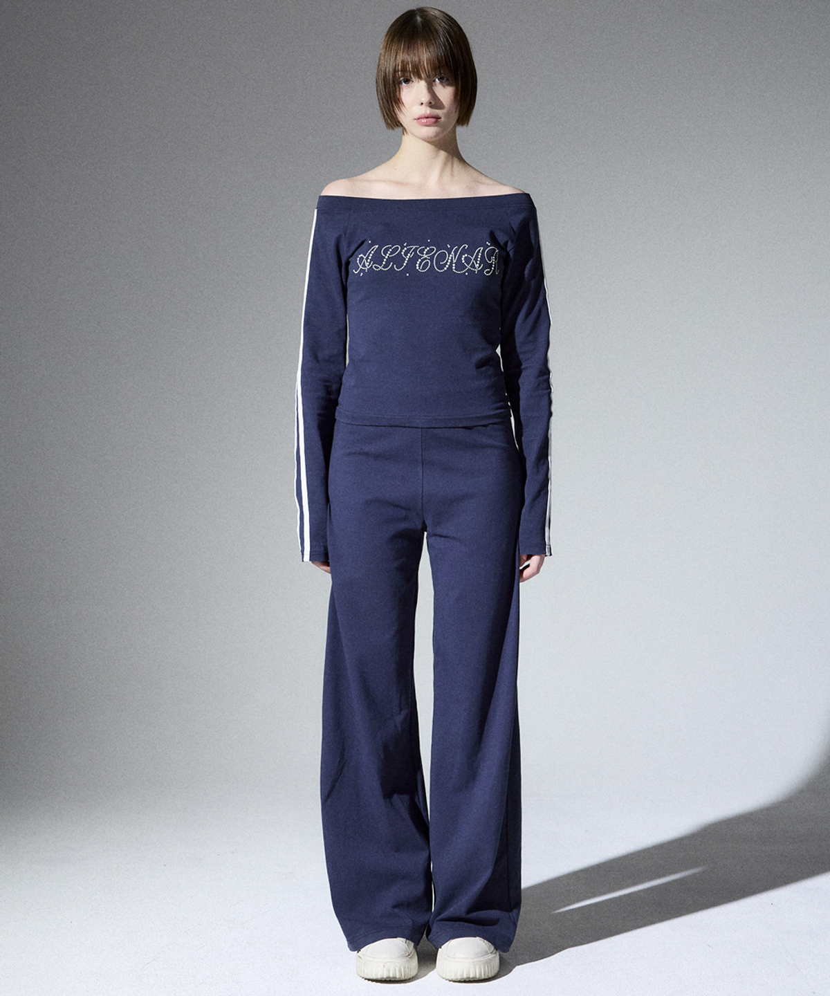 알리에나(ALIENAR) Cream logo training pants