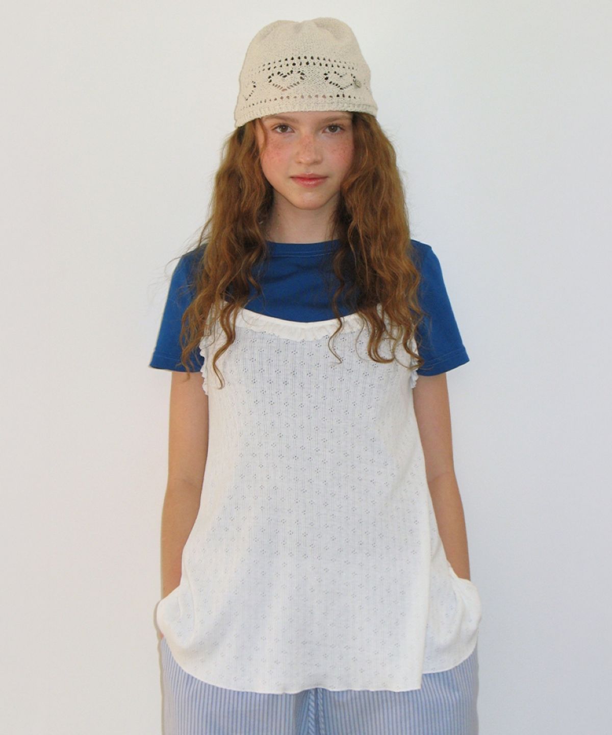 론론(RONRON) SOFT FRILL BUTTON CAMI TOP SLEEVELESS EYELET WHITE