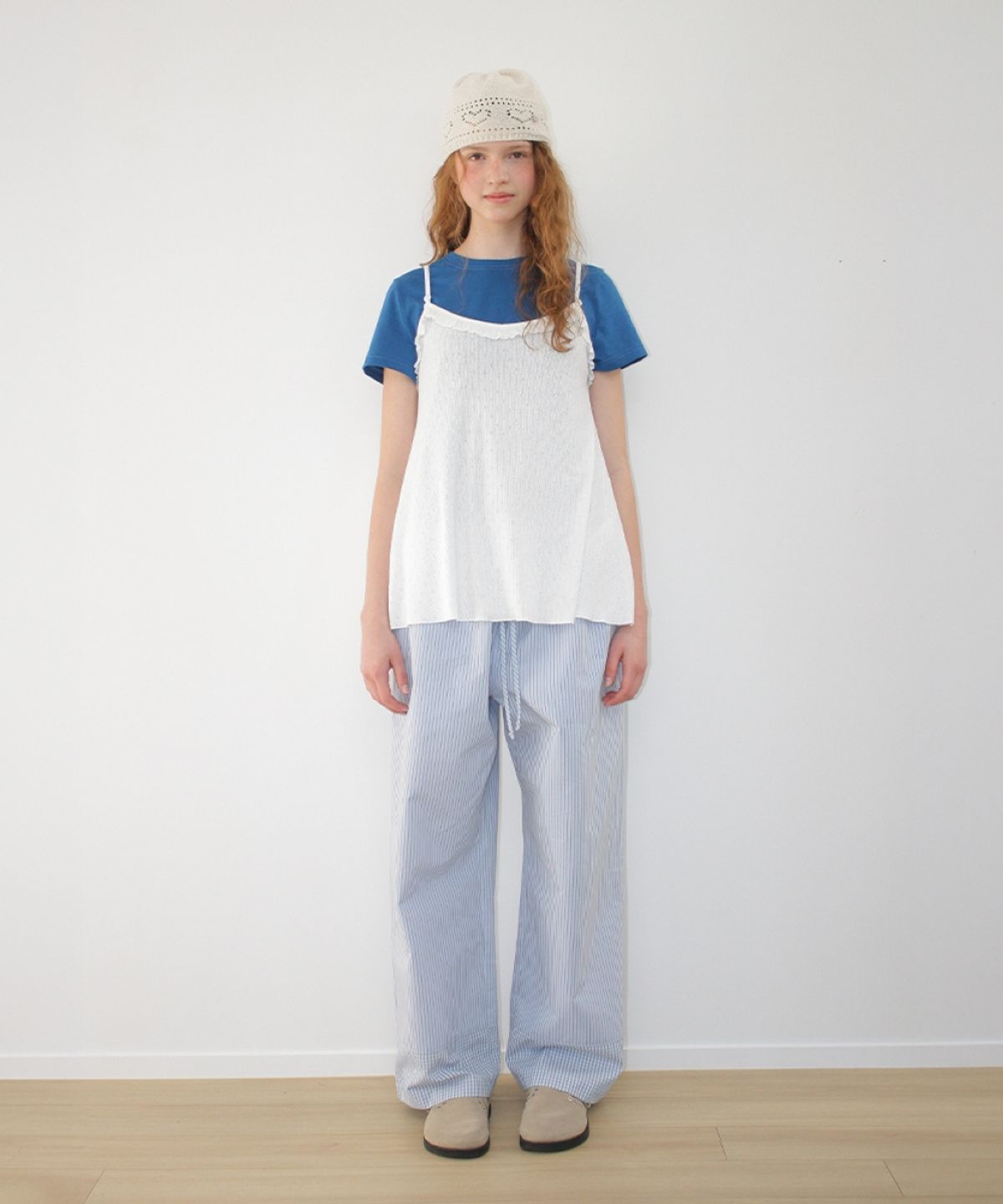 론론(RONRON) SOFT FRILL BUTTON CAMI TOP SLEEVELESS EYELET WHITE