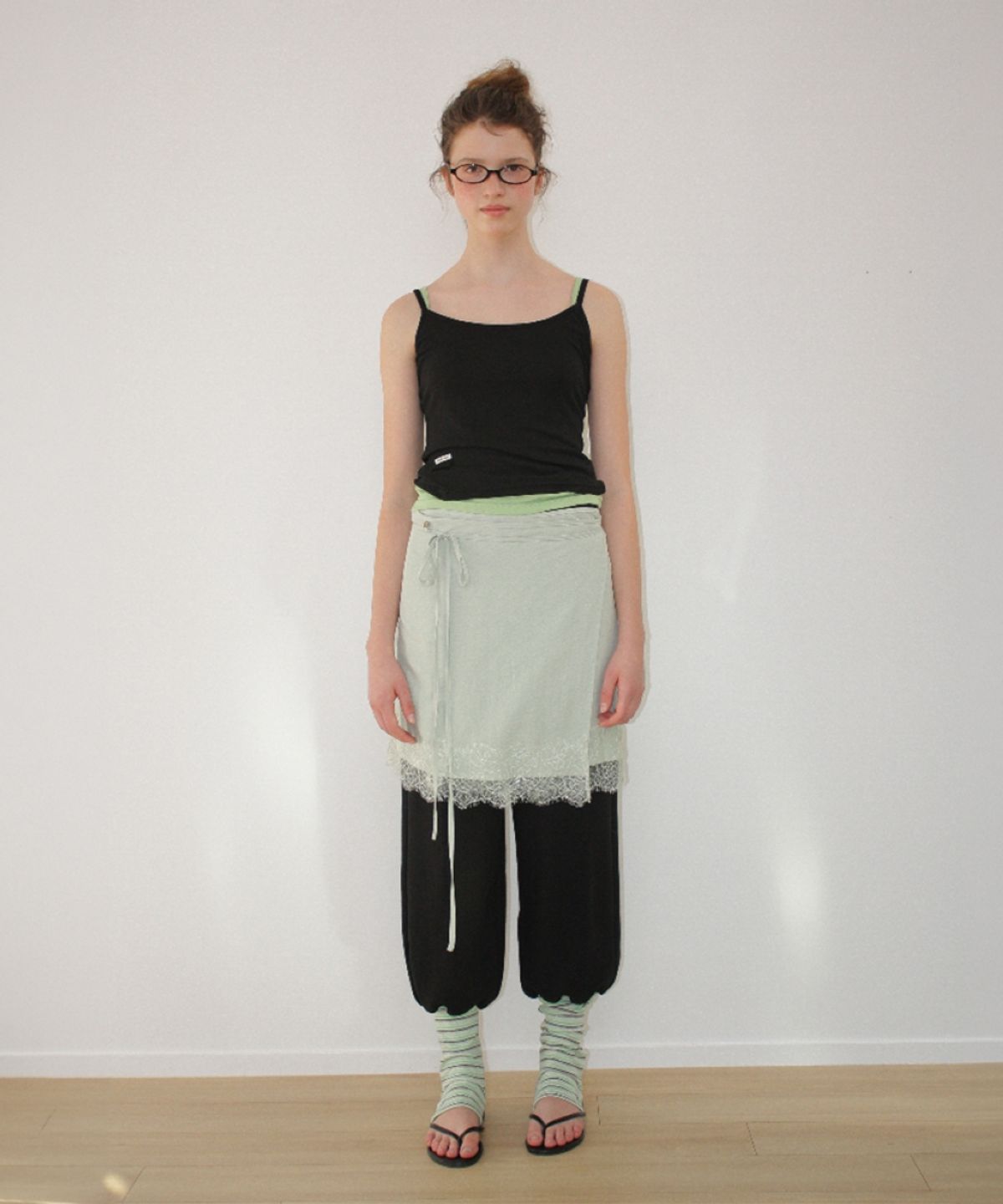 론론(RONRON) LEG WARMER LAYERED SWEAT PANTS BLACK