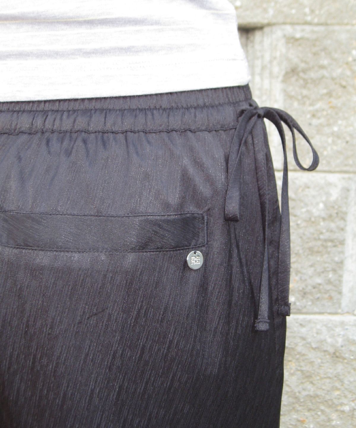 론론(RONRON) WAIST BOW TIE SHINING PANTS BLACK