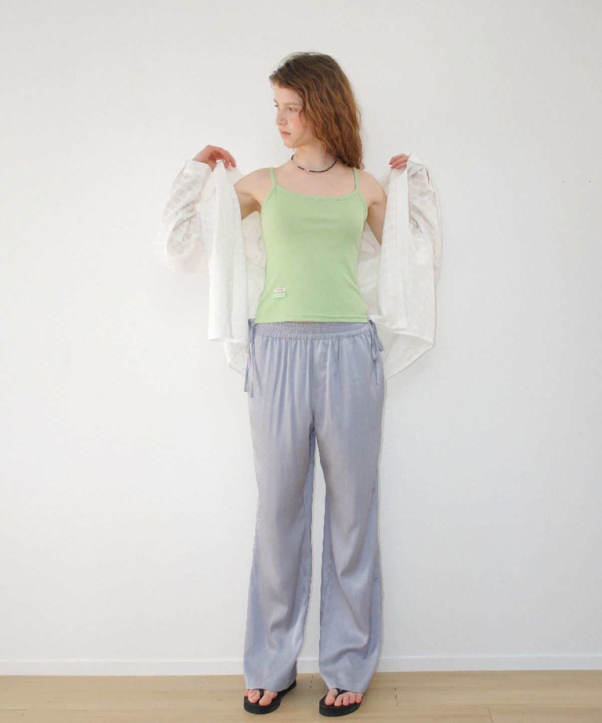 론론(RONRON) WAIST BOW TIE SHINING PANTS DUSTY BLUE