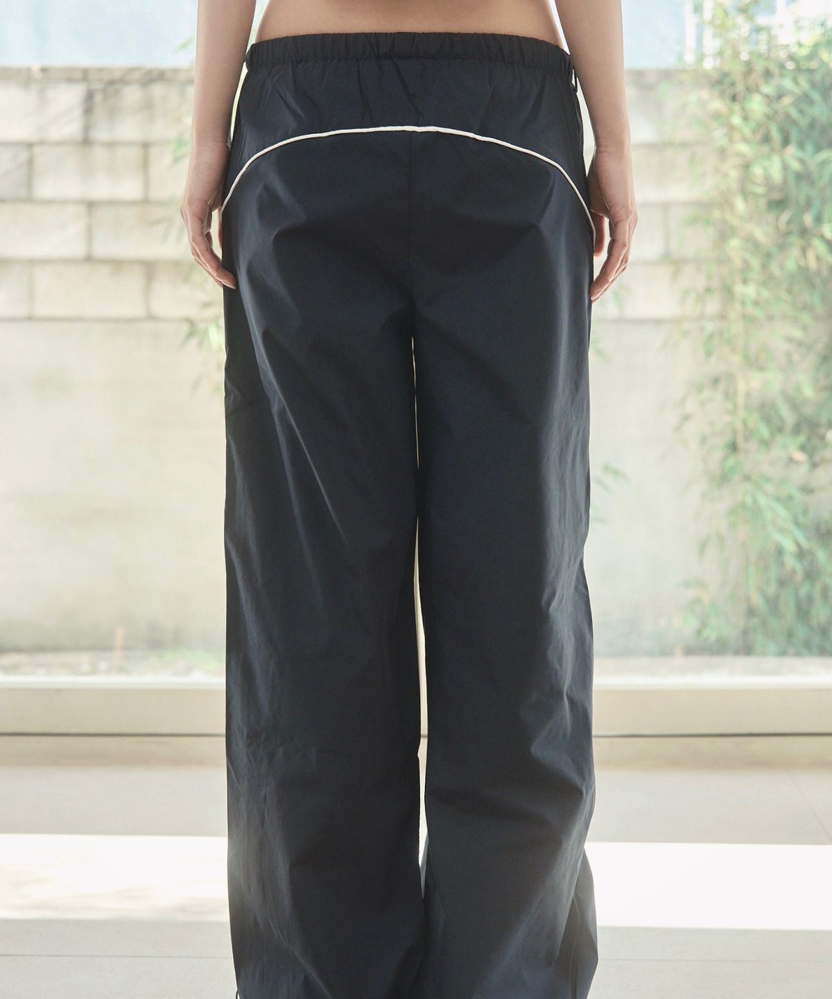 버진키스(VIRGINKISS) Pipe side line track pants - NAVY