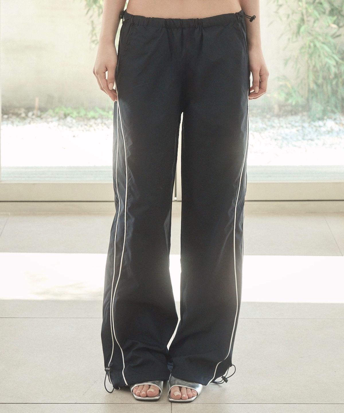 버진키스(VIRGINKISS) Pipe side line track pants - NAVY
