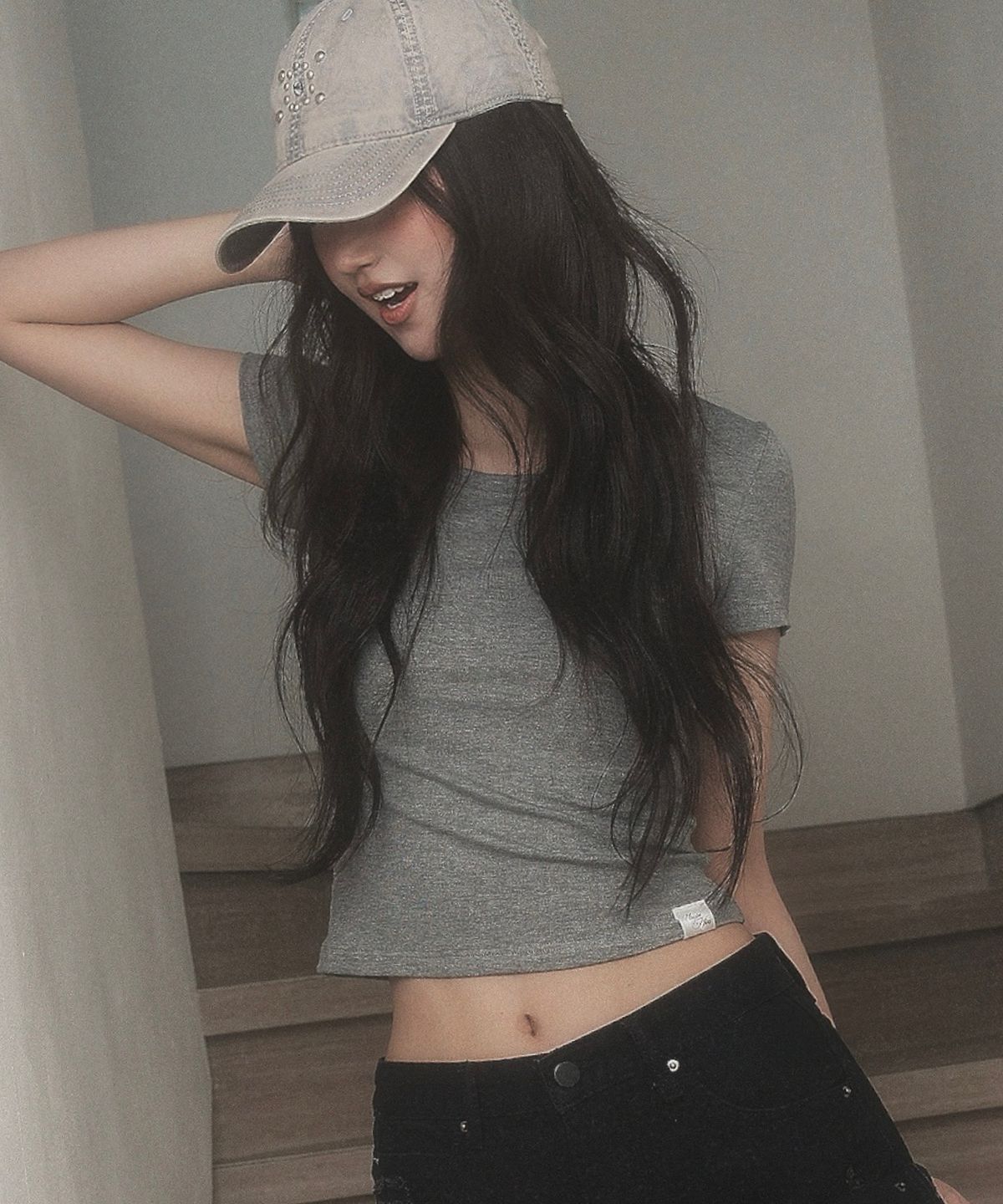 버진키스(VIRGINKISS) Softie 1/2 t-shirt - GRAY