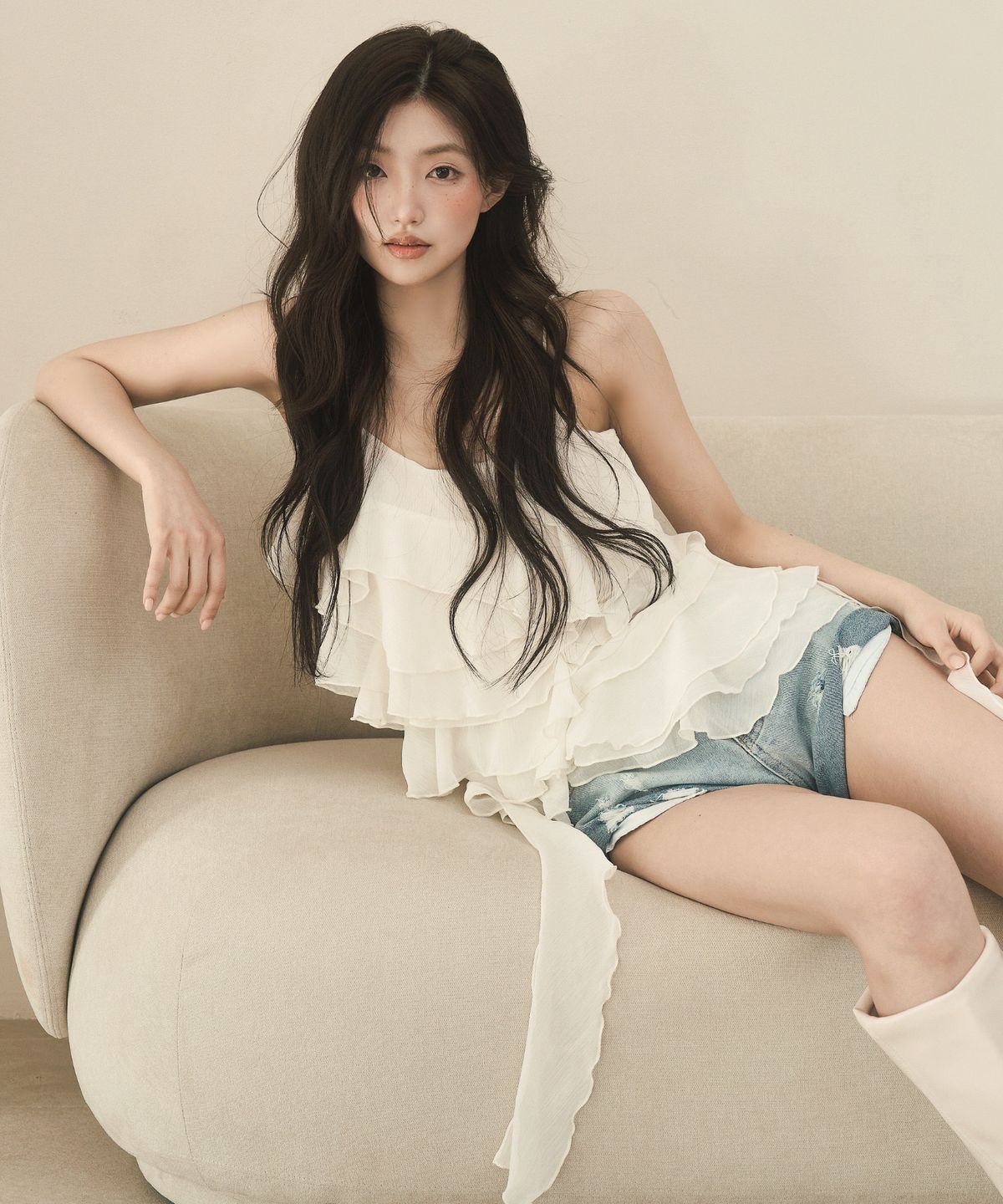 버진키스(VIRGINKISS) Fairy ruffle tail blouse - IVORY