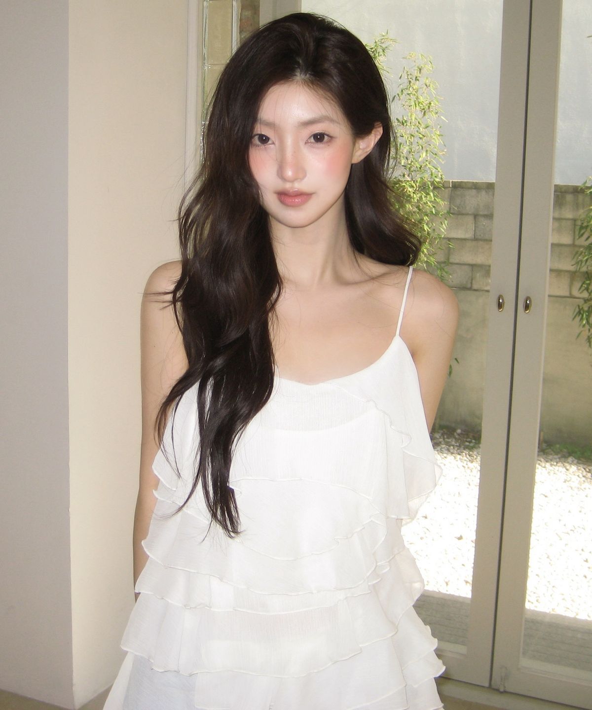 버진키스(VIRGINKISS) Fairy ruffle tail blouse - IVORY