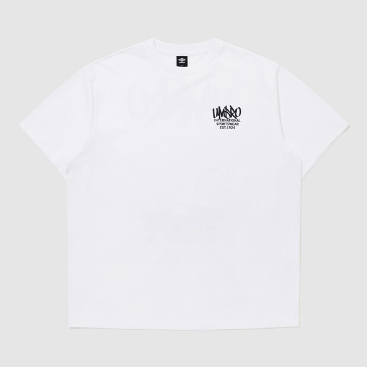 엄브로(UMBRO) 콘크리트 블룸 로즈 그래피티 반팔 티셔츠 화이트 UR223CRS56