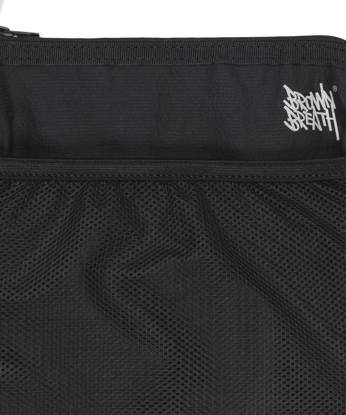 브라운브레스(BROWNBREATH) TAG SACOSHE BAG - BLACK