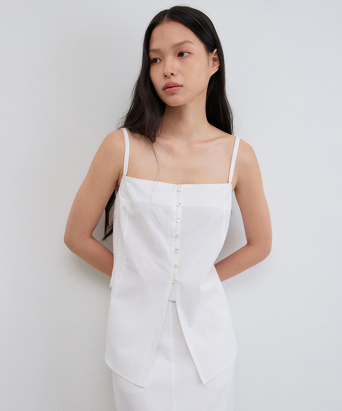 망고매니플리즈(MANGO MANY PLEASE) DONA BUTTON SLEEVELESS_IVORY