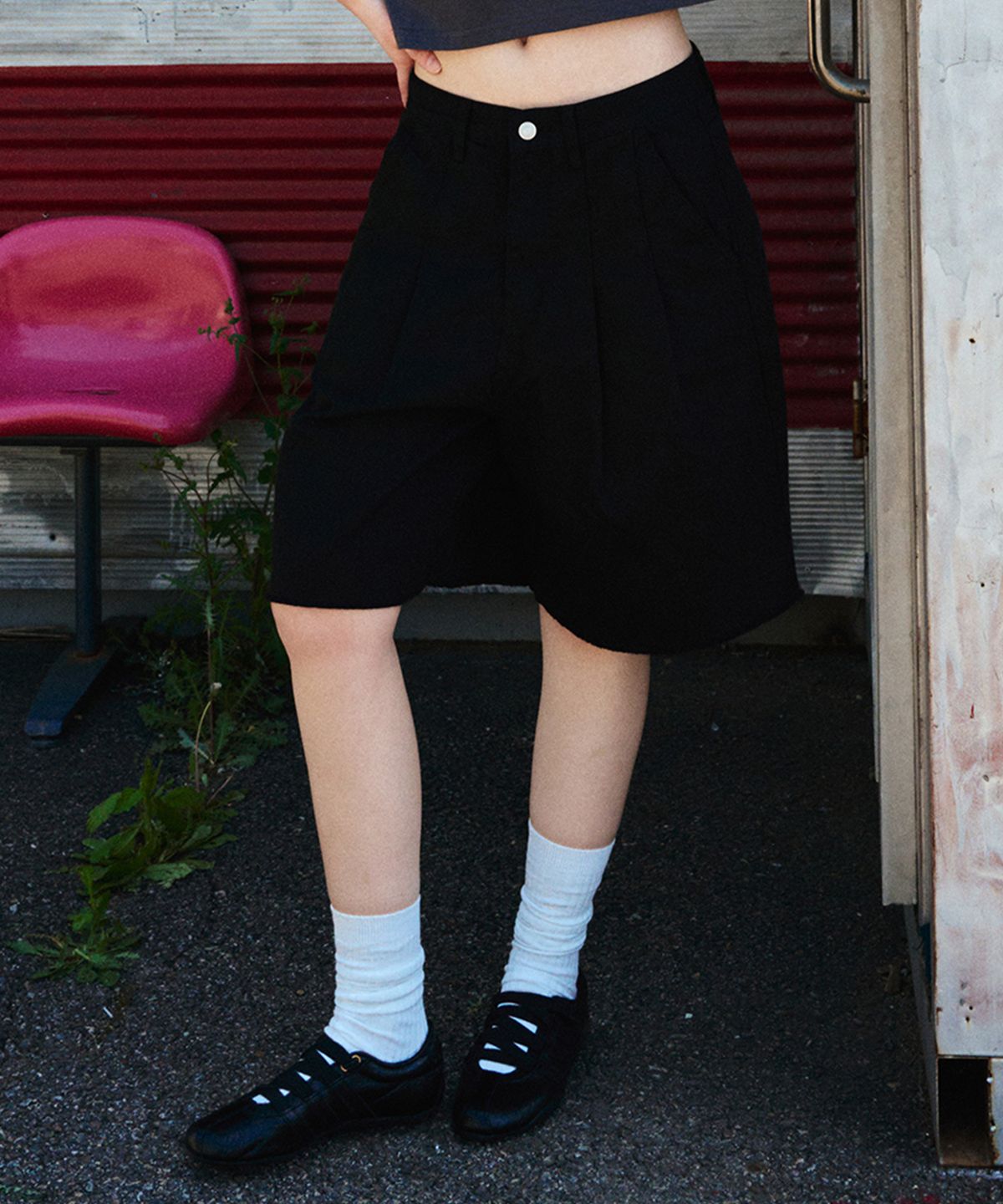 에르에르(ERER) Pintuck Bermuda Denim Shorts Black