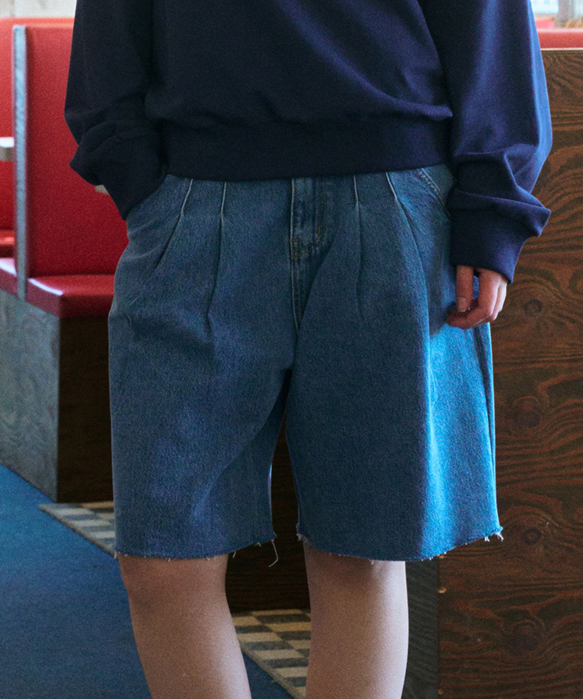 에르에르(ERER) Pintuck Bermuda Denim Shorts Blue
