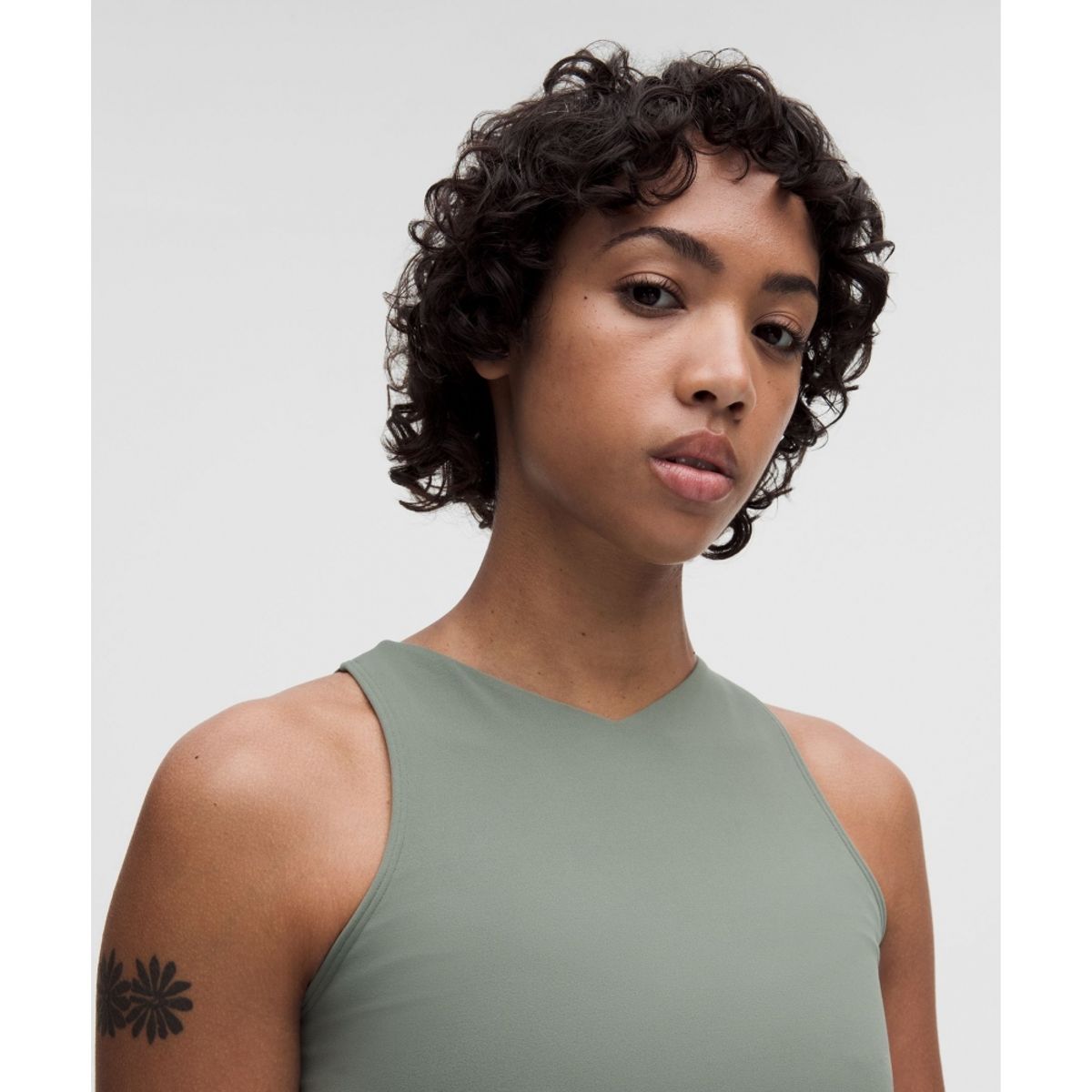 룰루레몬(LULULEMON) Align™ 미니 브이넥 탱크탑  WILO