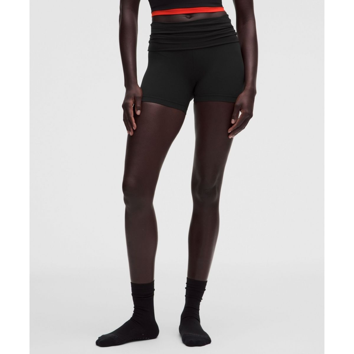 룰루레몬(LULULEMON) 그루브 폴드오버 미드라이즈 쇼츠 4inch  BLK
