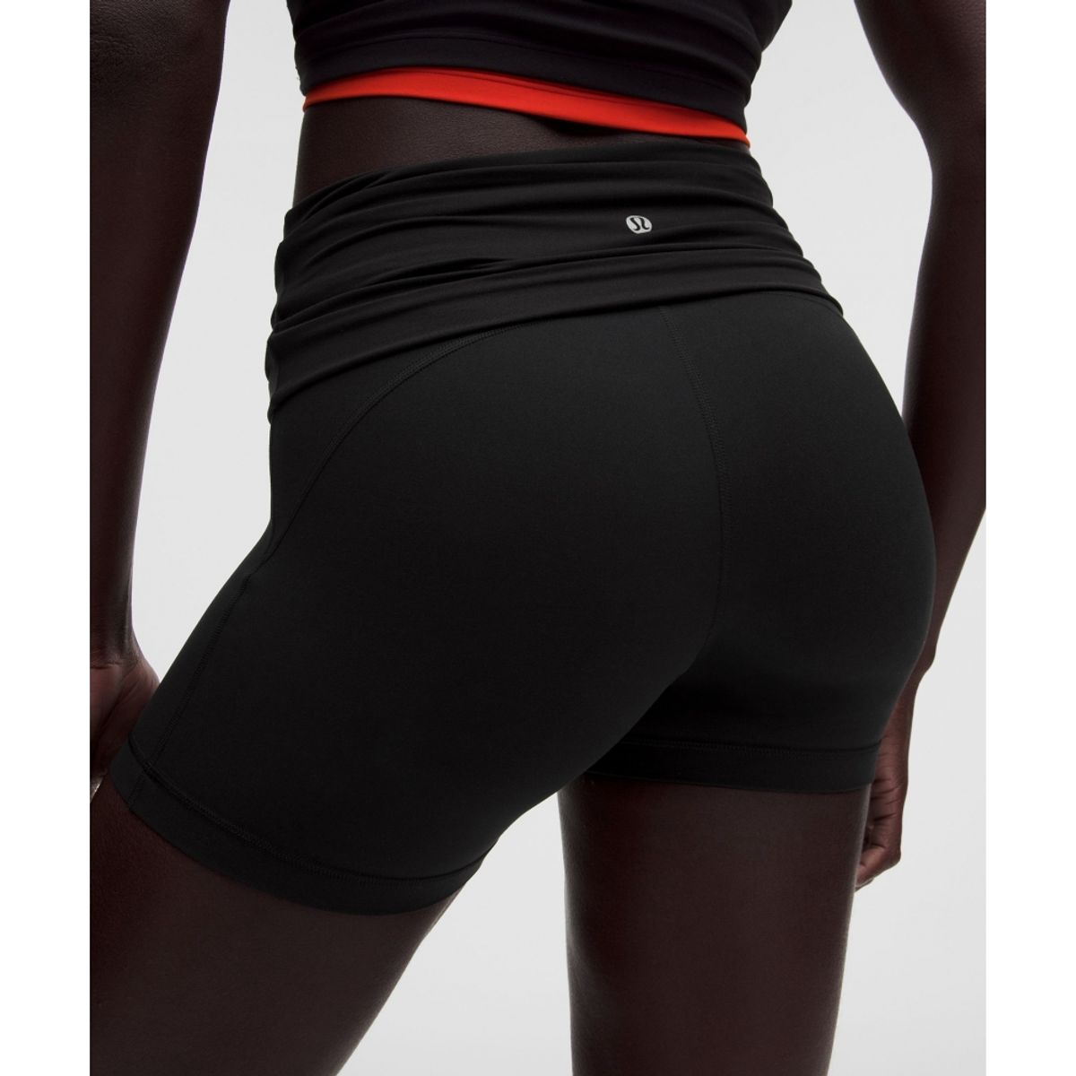 룰루레몬(LULULEMON) 그루브 폴드오버 미드라이즈 쇼츠 4inch  BLK