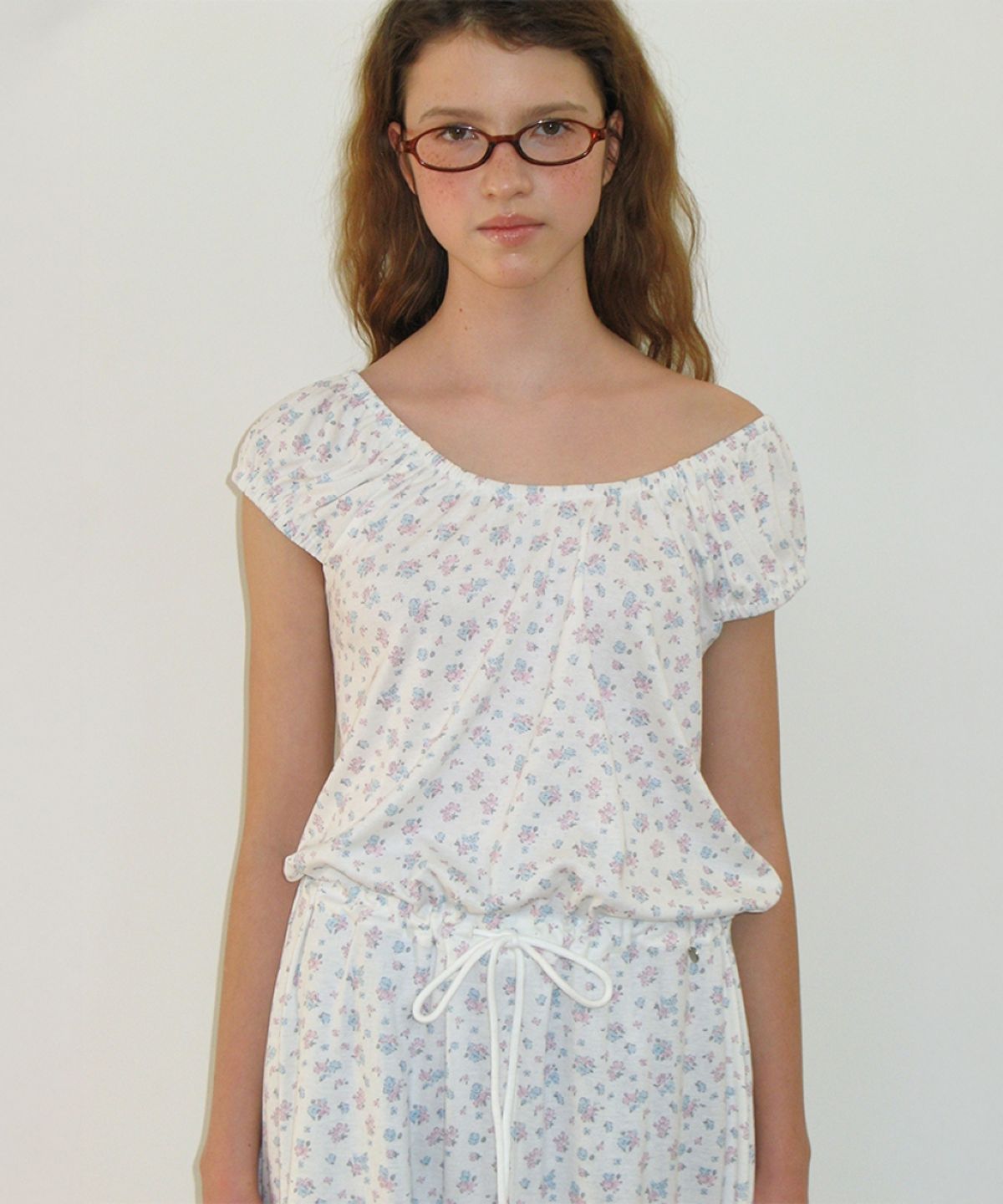 론론(RONRON) OFF SHOULDER STRING LONG DRESS WHITE FLOWER
