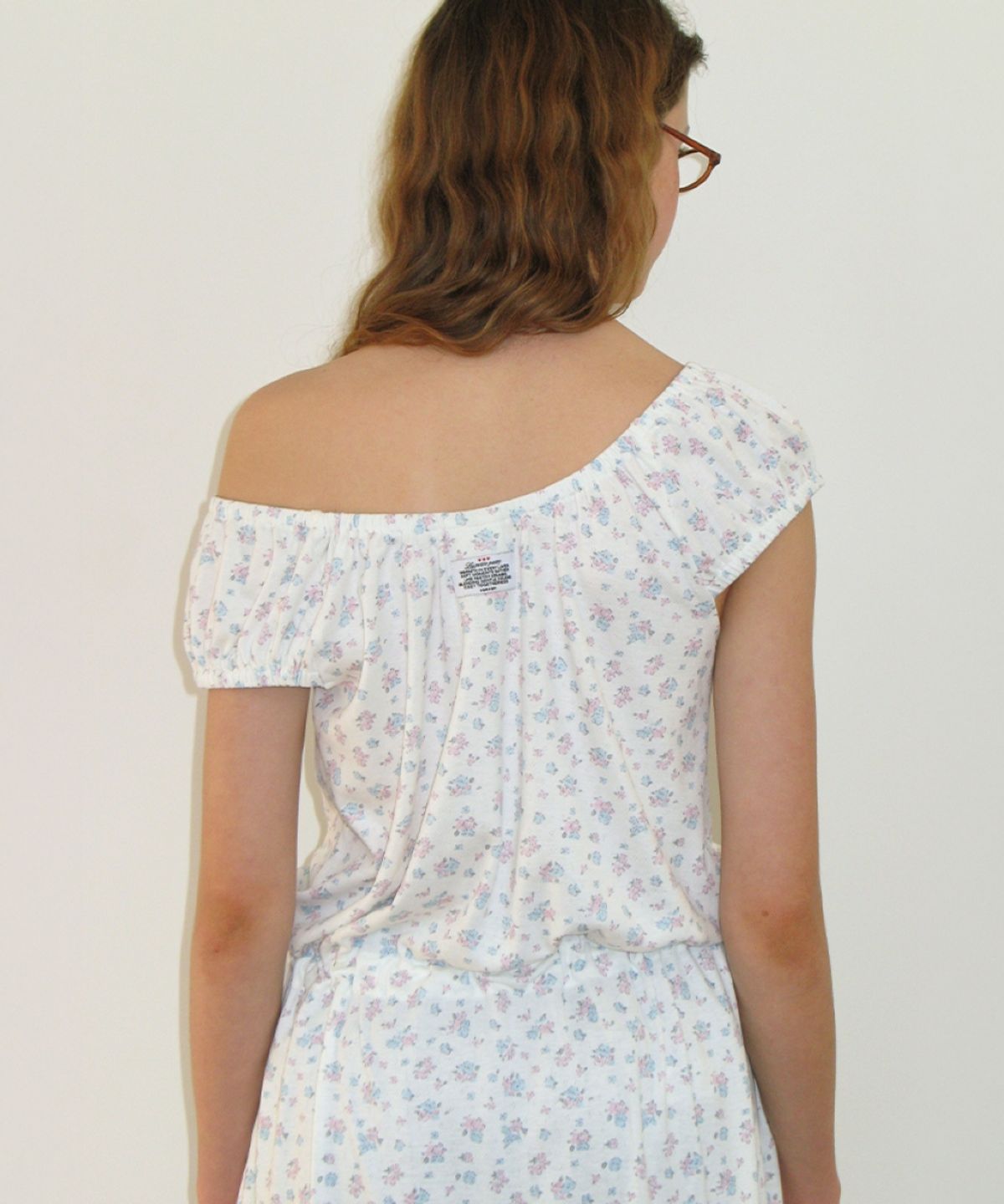 론론(RONRON) OFF SHOULDER STRING LONG DRESS WHITE FLOWER