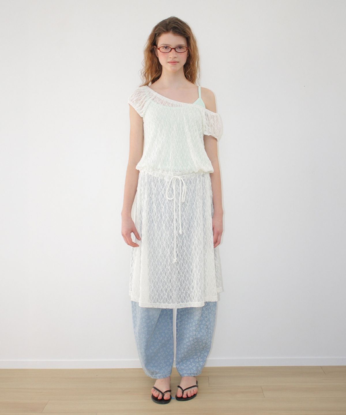 론론(RONRON) OFF SHOULDER STRING LONG DRESS LACE IVORY