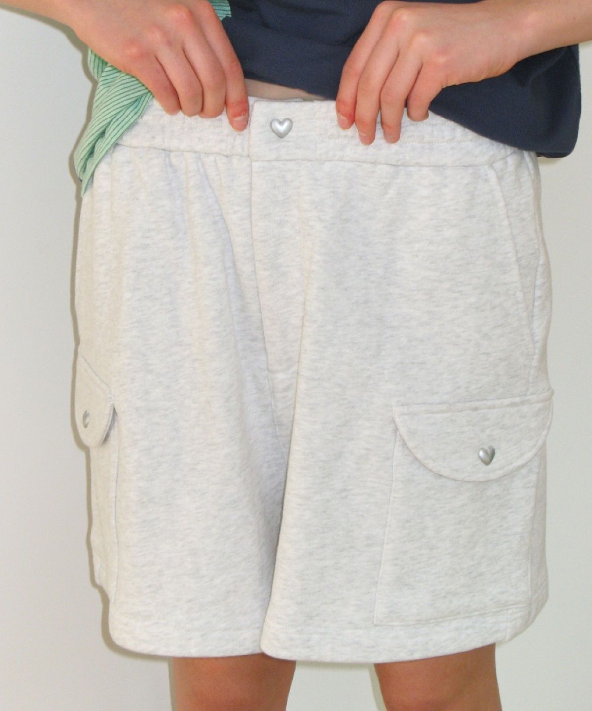 론론(RONRON) CAT POCKET SWEAT CARGO SHORTS WHITE MELANGE