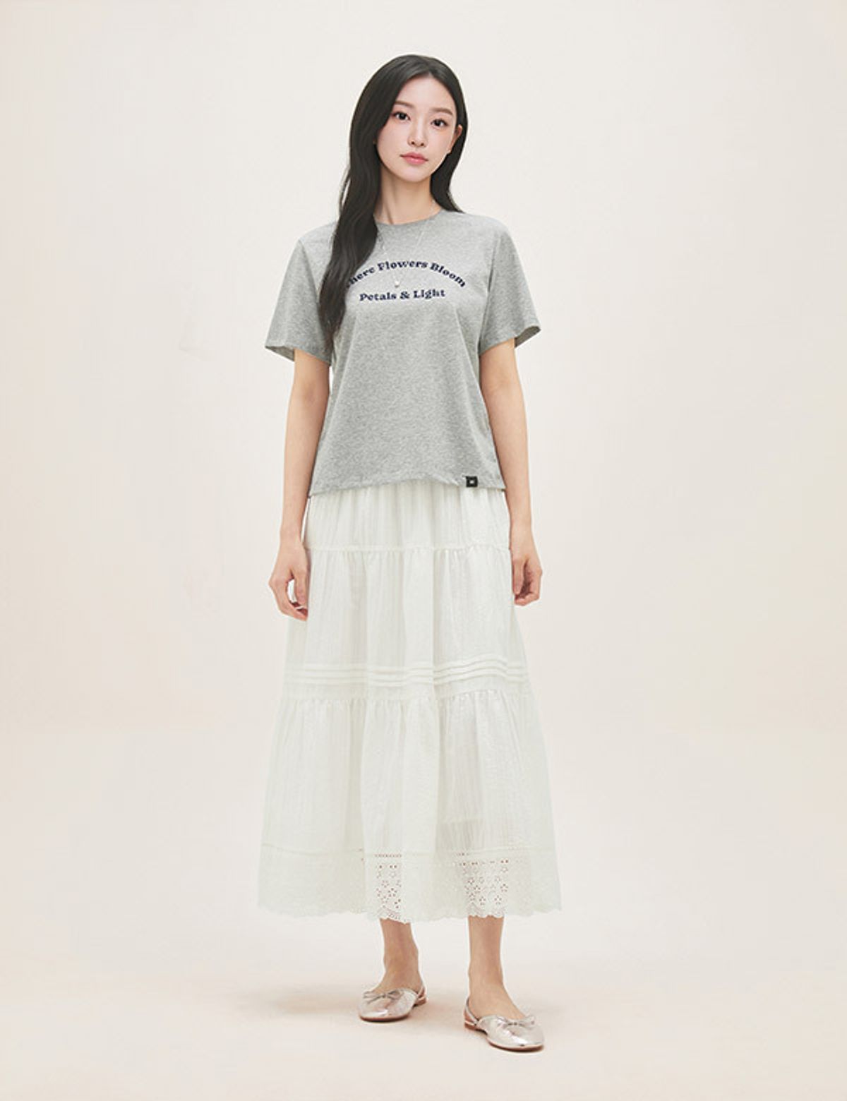 로엠(ROEM) 레터링 반팔 티셔츠 RMHWG25RT2